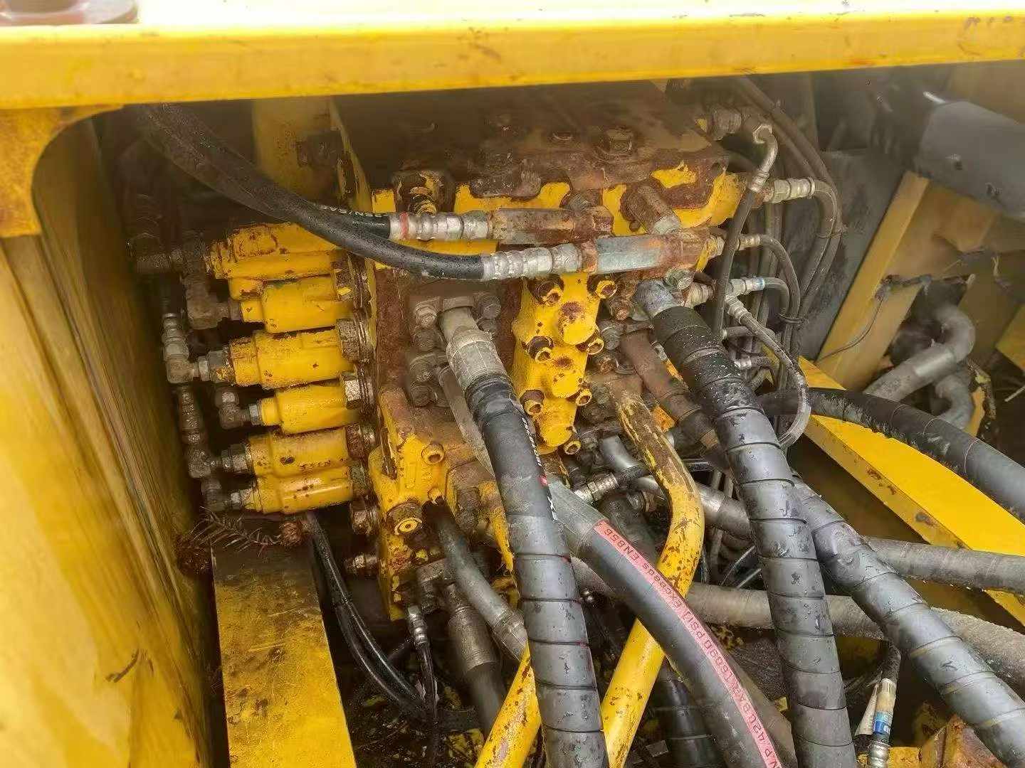 Buy Komatsu PC200 Used Excavator / 8 Buy Komatsu PC200 Used Excavator / 8