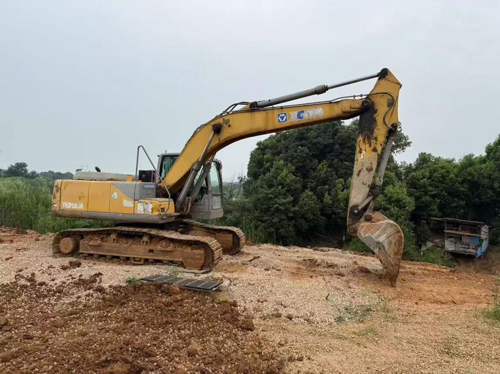 Buy XCMG XE215 Used Excavator / 1