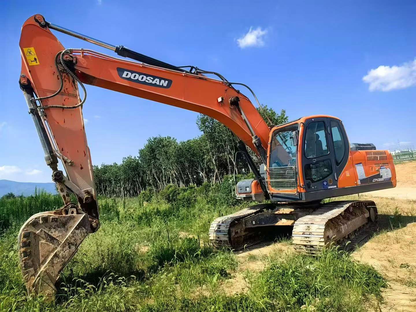 Buy Doosan DH215-7 Used Excavator / 3 Buy Doosan DH215-7 Used Excavator / 3
