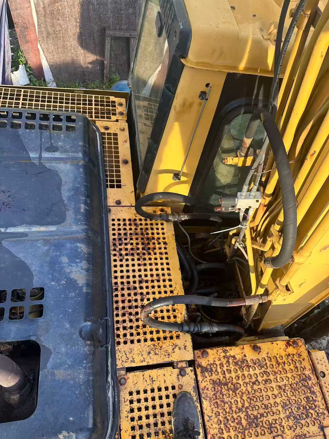 Buy Caterpillar 312B Used Excavator / 5 Buy Caterpillar 312B Used Excavator / 5
