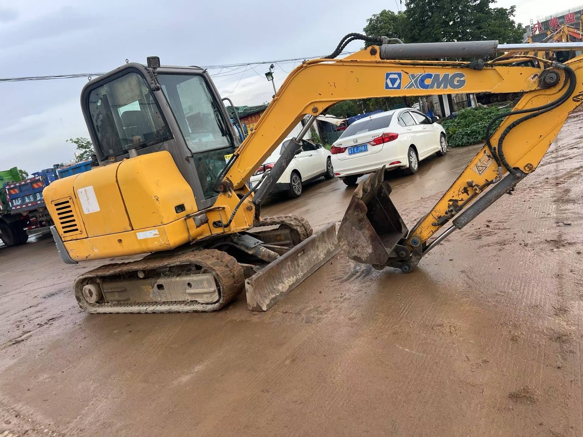 Buy XCMG XE40 Used Excavator / 4 Buy XCMG XE40 Used Excavator / 4