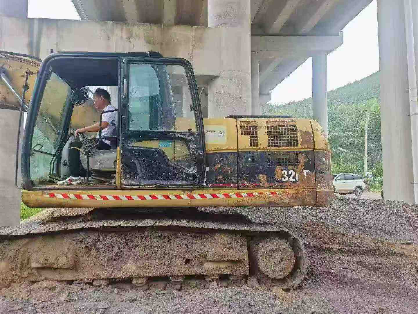 Buy Caterpillar 320D Used Excavator / 4 Buy Caterpillar 320D Used Excavator / 4