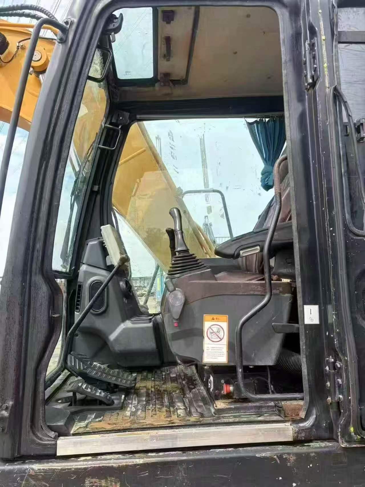 Buy Sany SY135 Used Excavator / 4 Buy Sany SY135 Used Excavator / 4