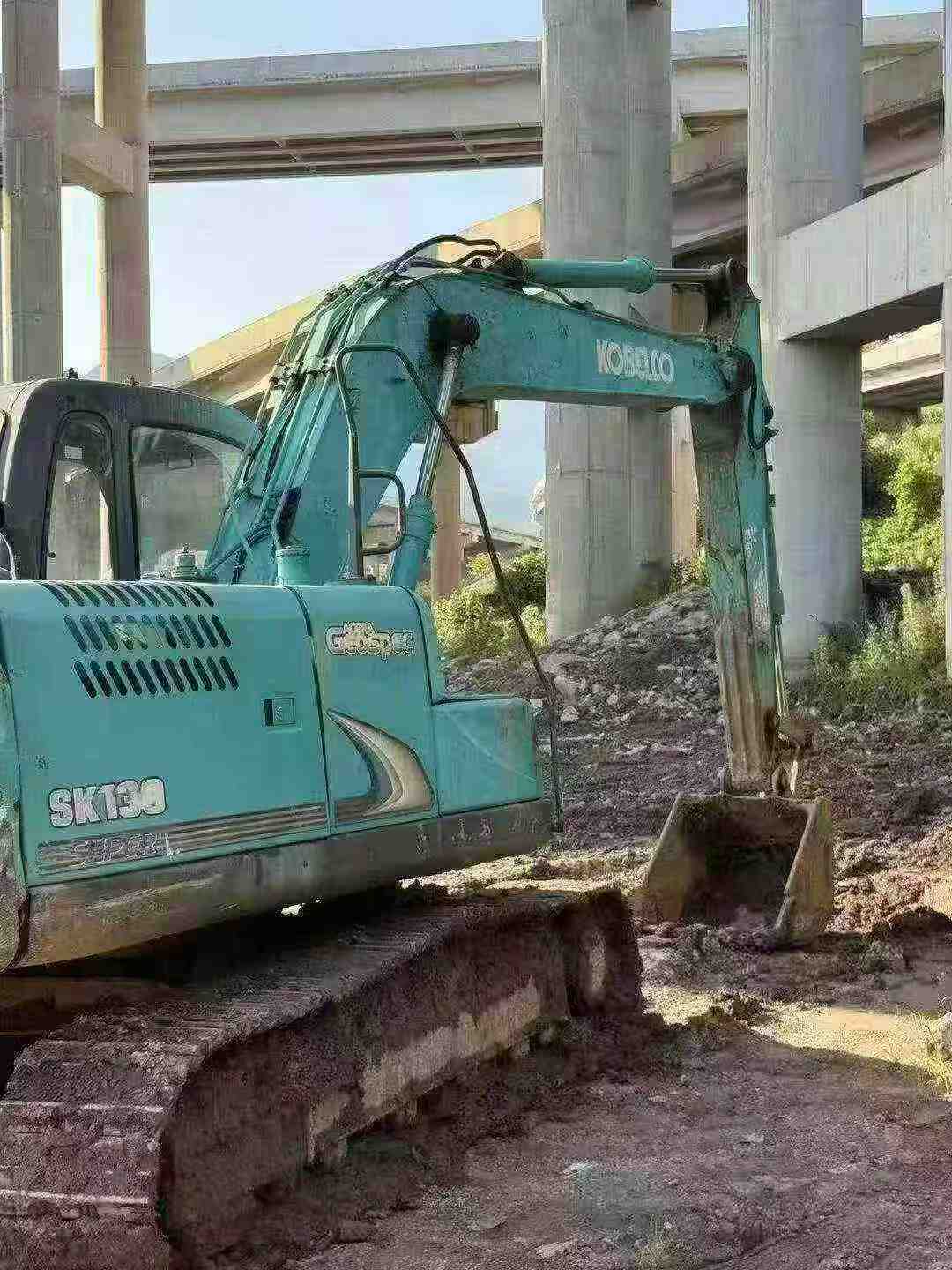Buy Kobelco SK130 Used Excavator / 1