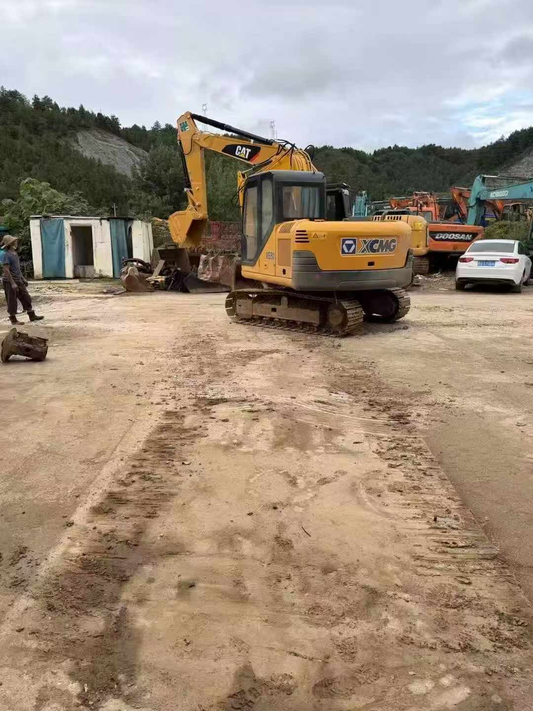 Buy XCMG XE80 Used Excavator / 2 Buy XCMG XE80 Used Excavator / 2