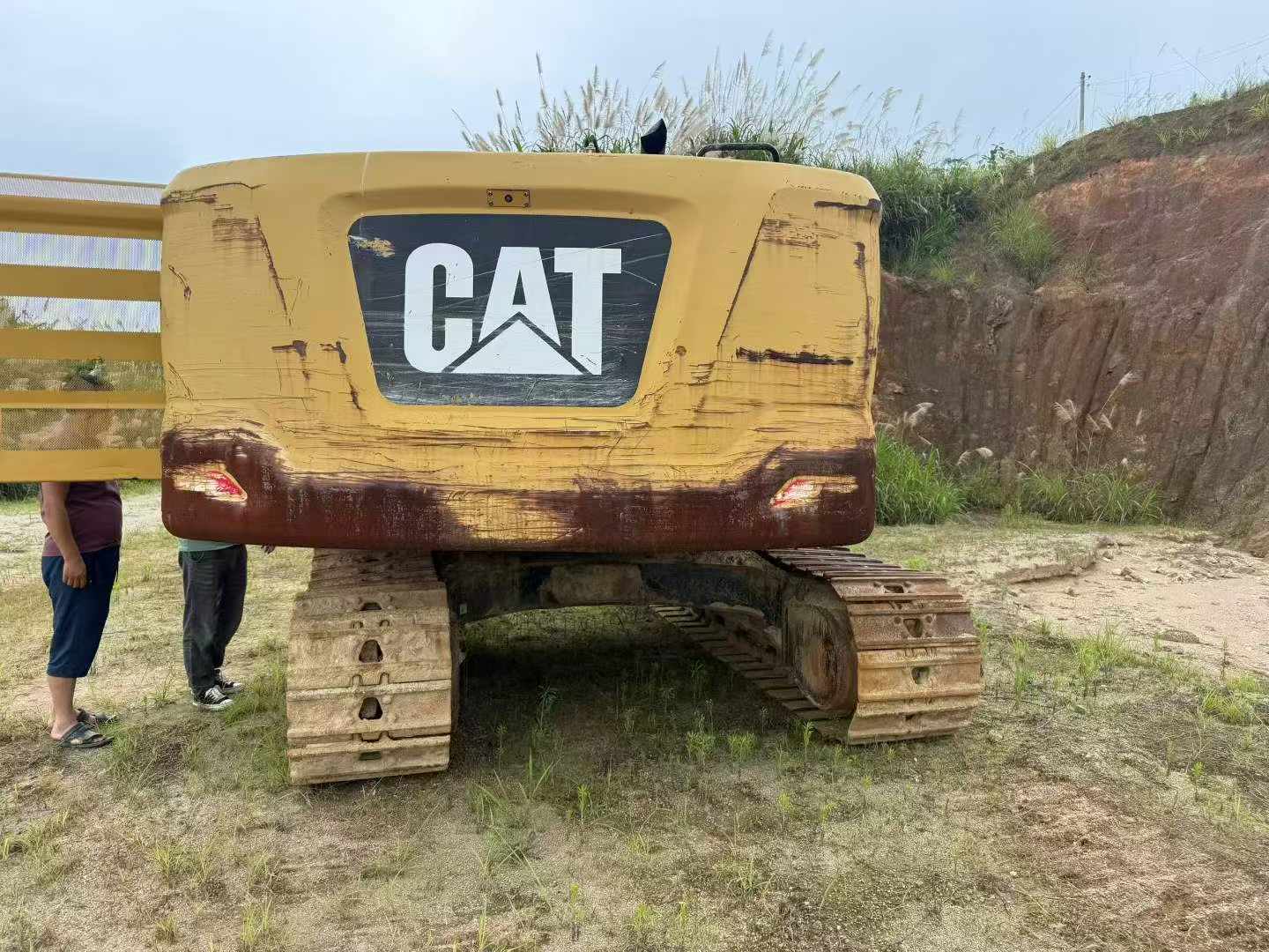 Buy Caterpillar 323 Used Excavator / 2 Buy Caterpillar 323 Used Excavator / 2