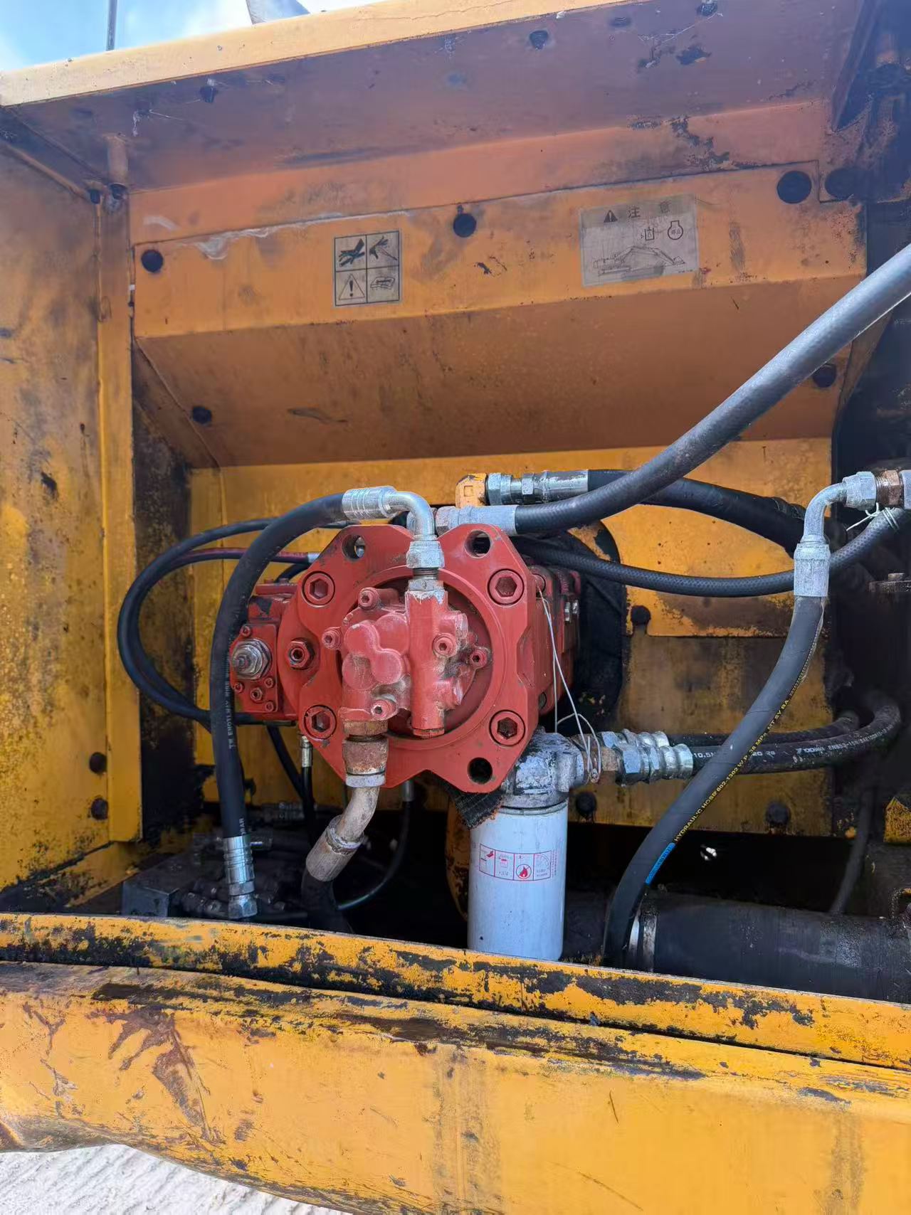 Buy Hyundai R225-7 Used Excavator / 2 Buy Hyundai R225-7 Used Excavator / 2