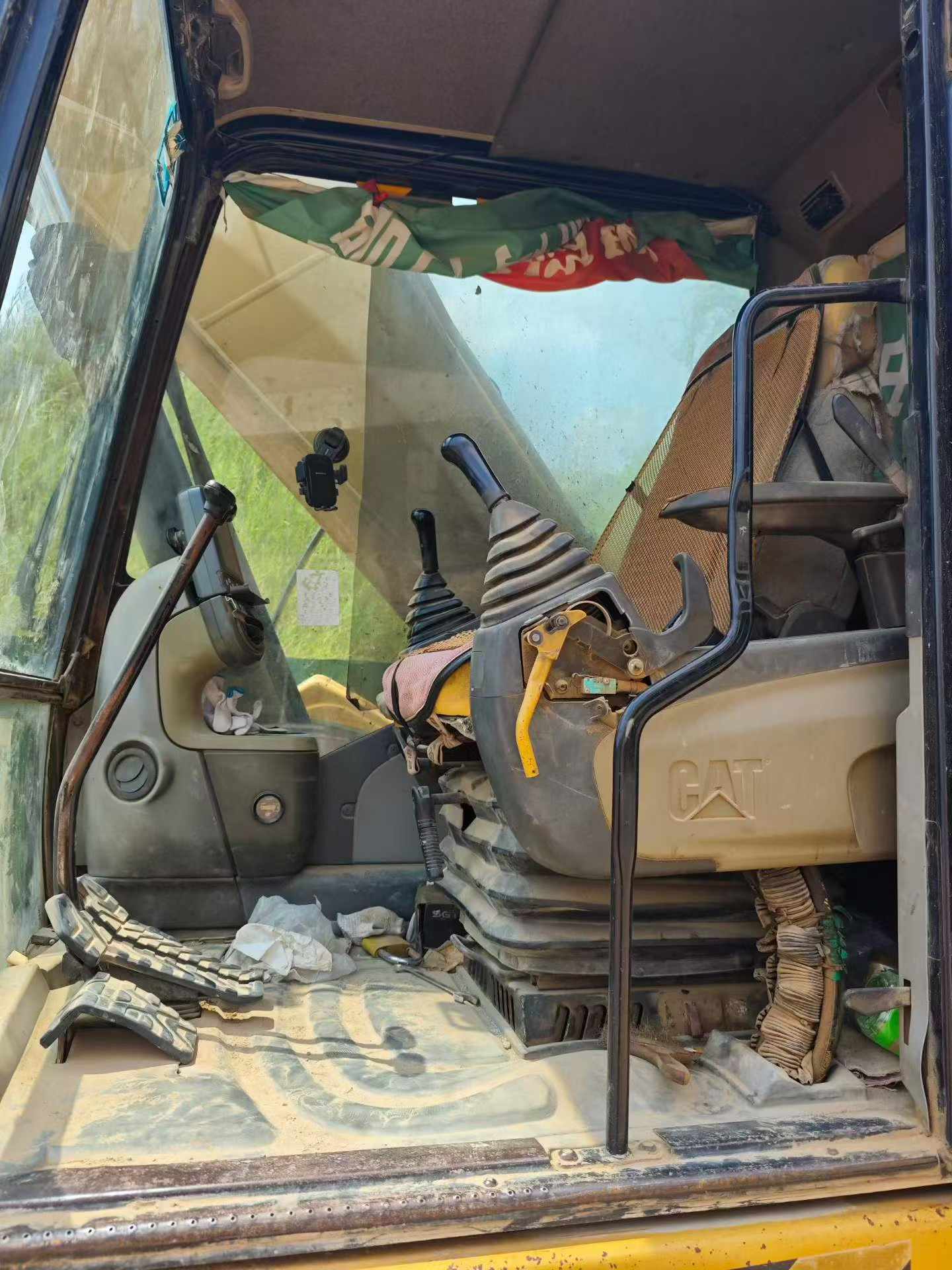 Buy Caterpillar 323DL Used Excavator / 9 Buy Caterpillar 323DL Used Excavator / 9