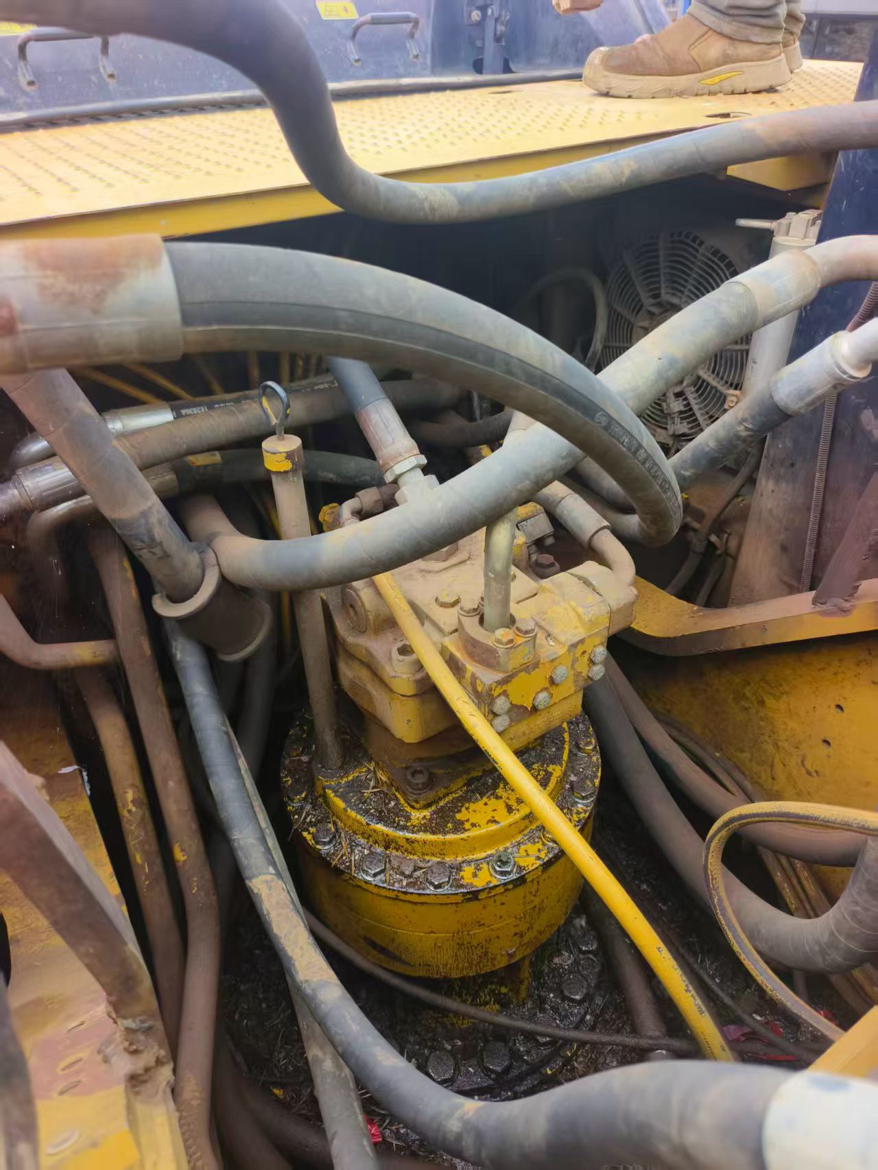 Buy Caterpillar 329D Used Excavator / 7