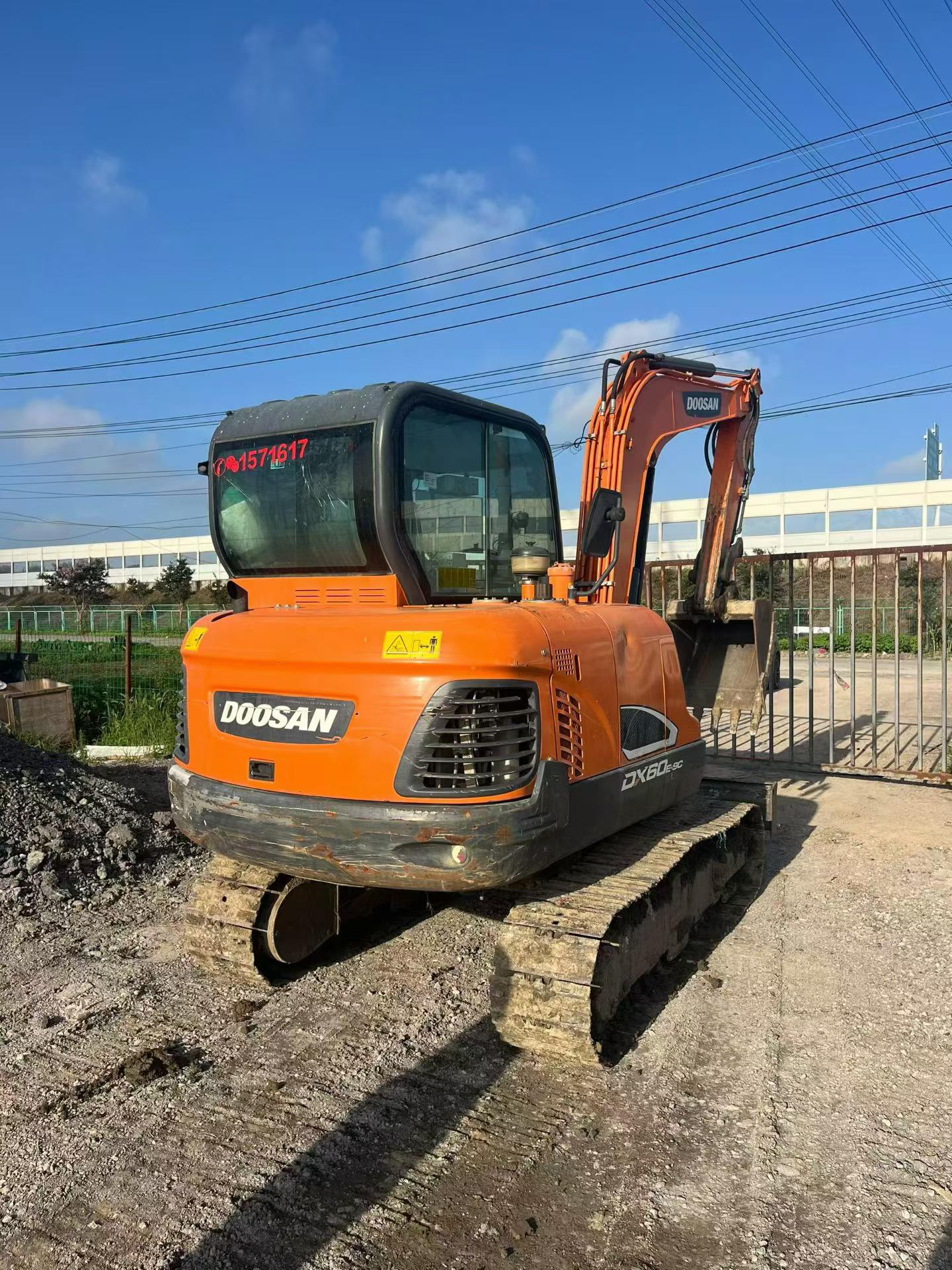 Buy Doosan DH60 Used Excavator / 4 Buy Doosan DH60 Used Excavator / 4
