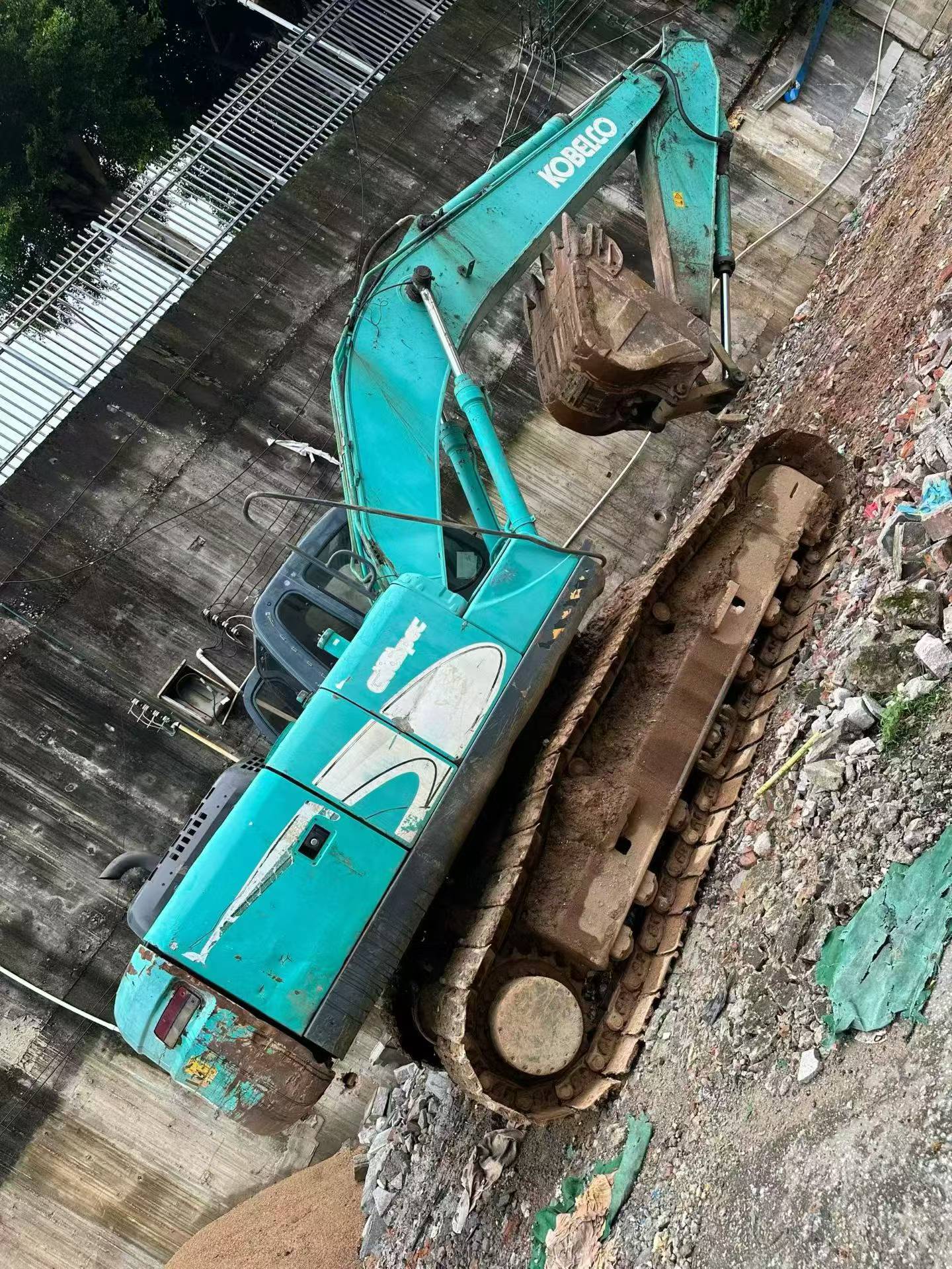Buy Kobelco SK200-8 Used Excavator / 2