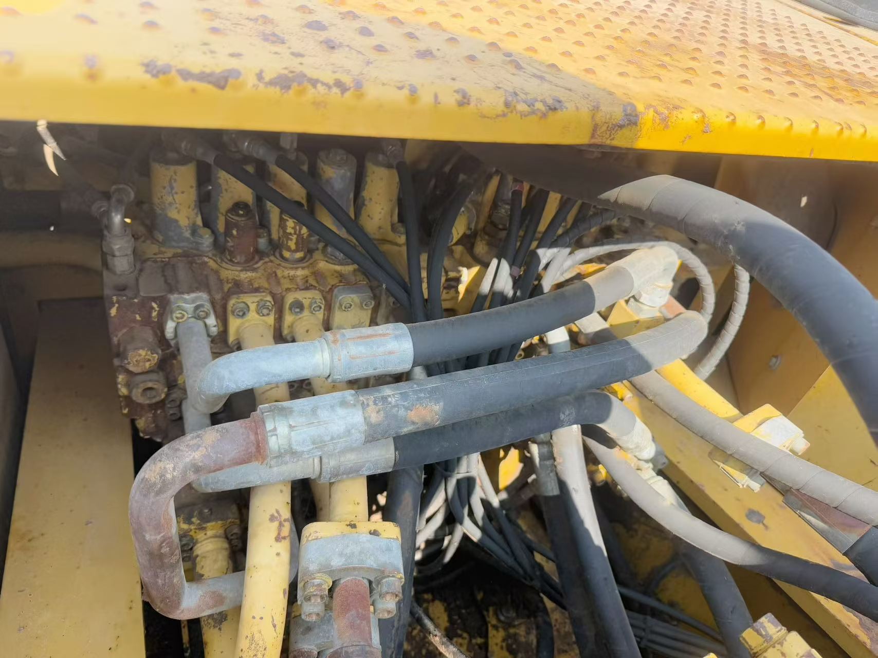 Buy Caterpillar 330B Used Excavator / 6 Buy Caterpillar 330B Used Excavator / 6
