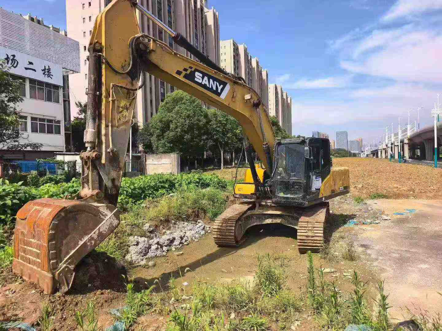 Buy Sany SY205C Used Excavator / 2 Buy Sany SY205C Used Excavator / 2