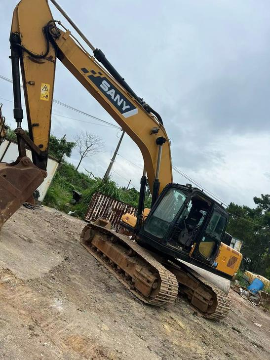 Buy Sany SY200C Used Excavator / 1