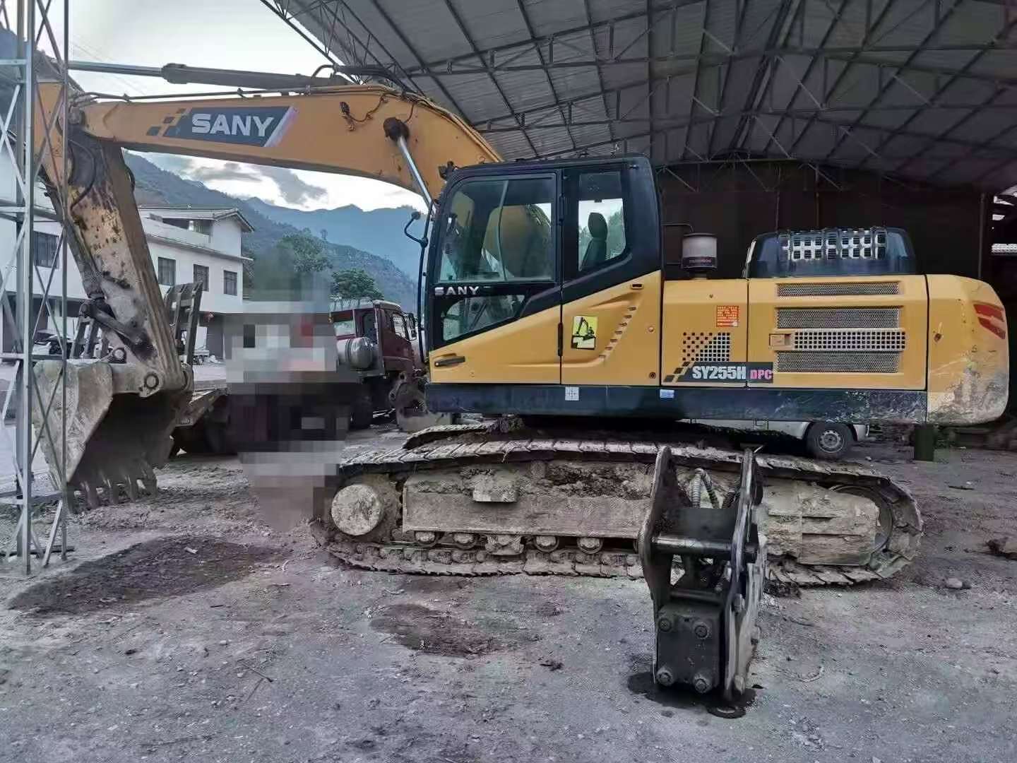 Buy Sany SY225C Used Excavator / 3 Buy Sany SY225C Used Excavator / 3