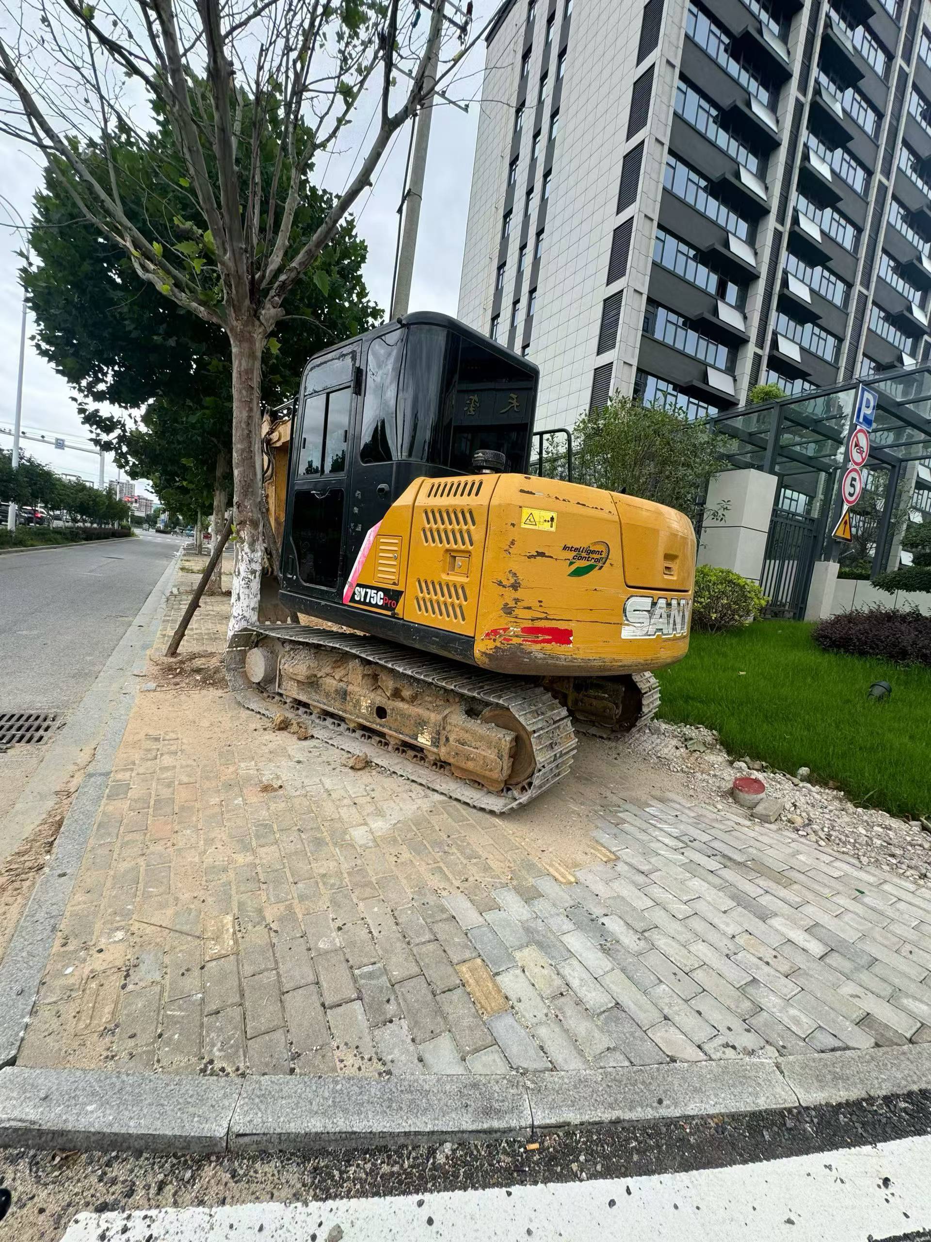 Buy Sany SY75 Used Excavator / 1