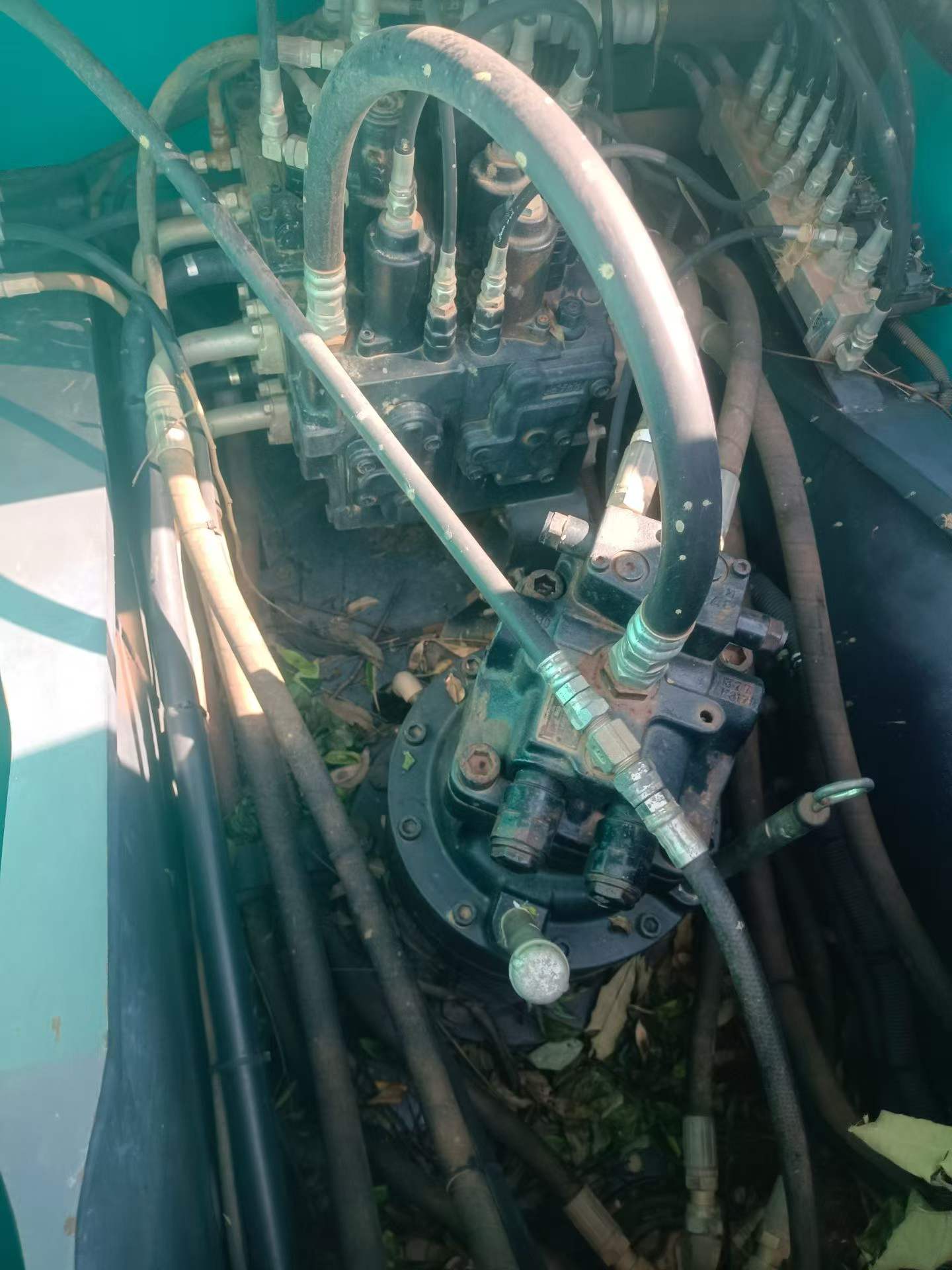 Buy Kobelco SK200 Used Excavator / 4