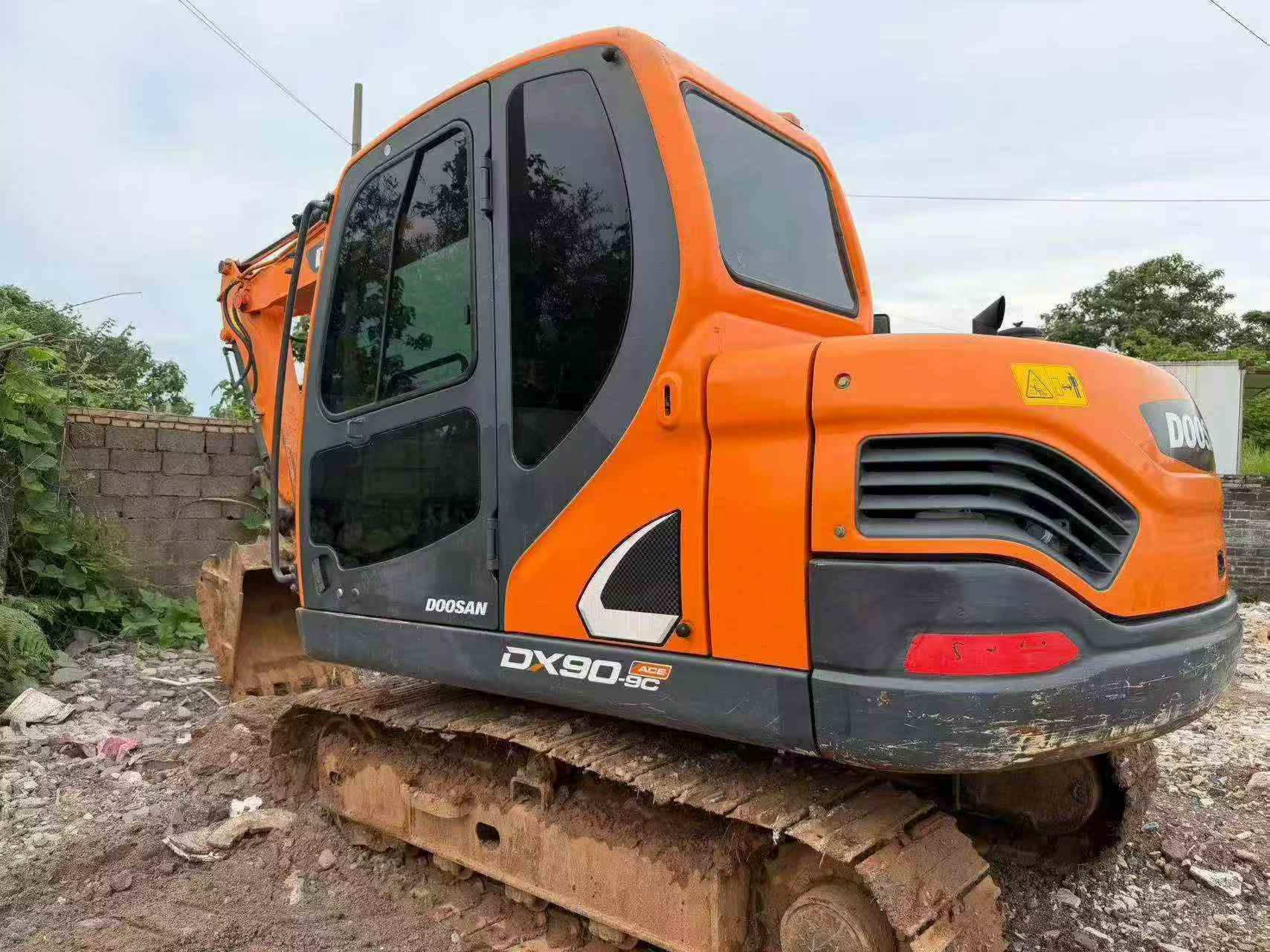 Buy Doosan DX75 Used Excavator / 1