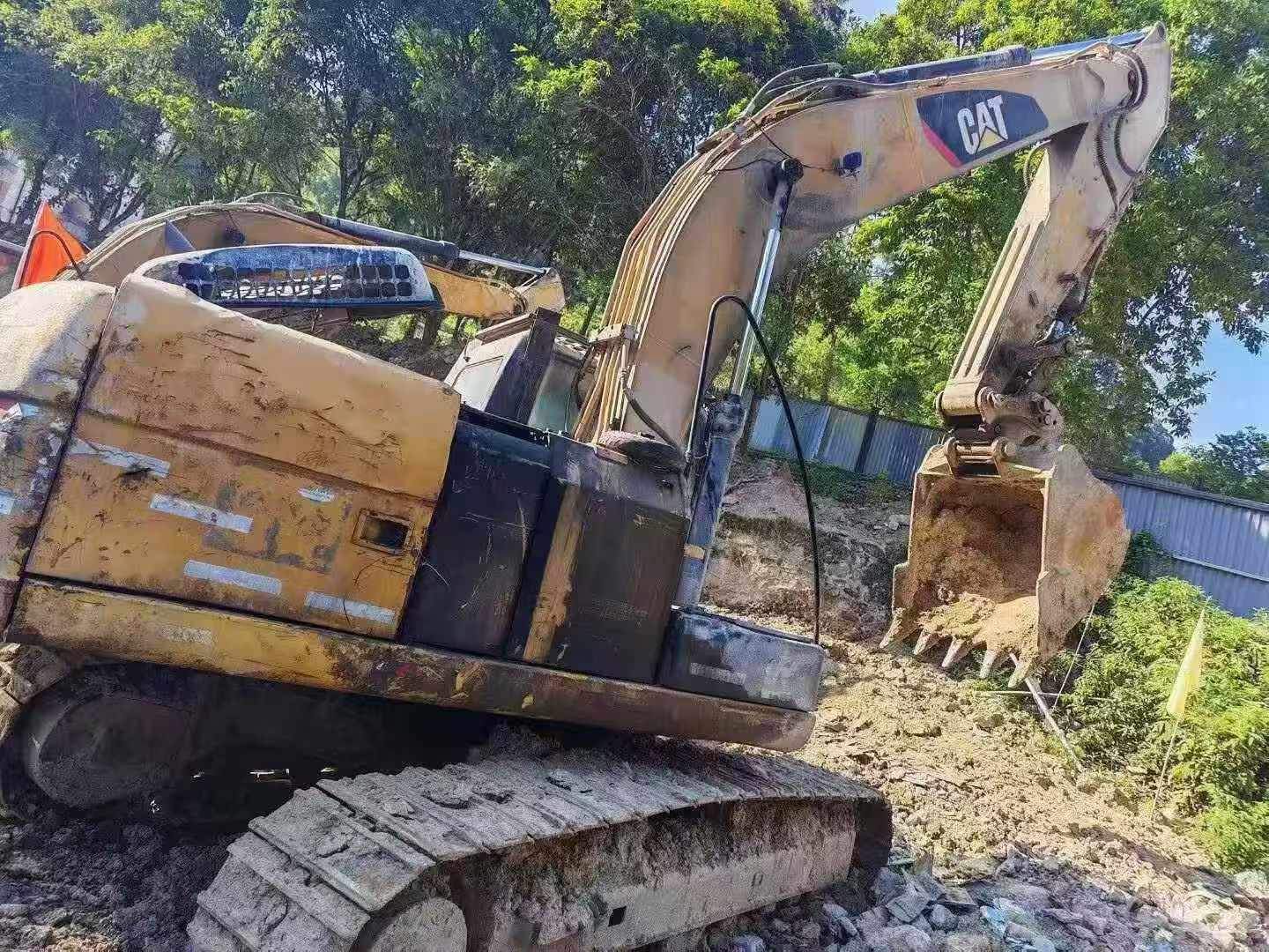 Buy Caterpillar 320D Used Excavator / 2 Buy Caterpillar 320D Used Excavator / 2