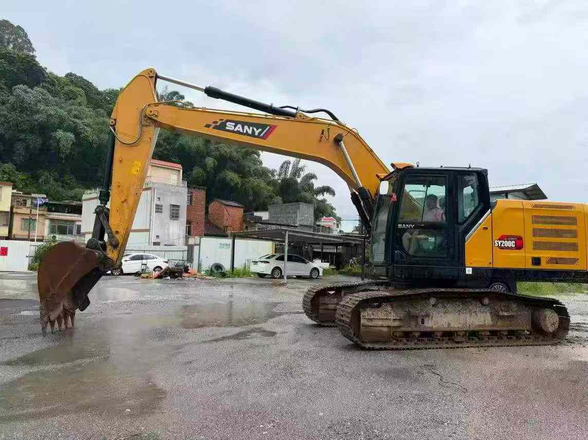 Buy Sany SY200C Used Excavator / 2 Buy Sany SY200C Used Excavator / 2