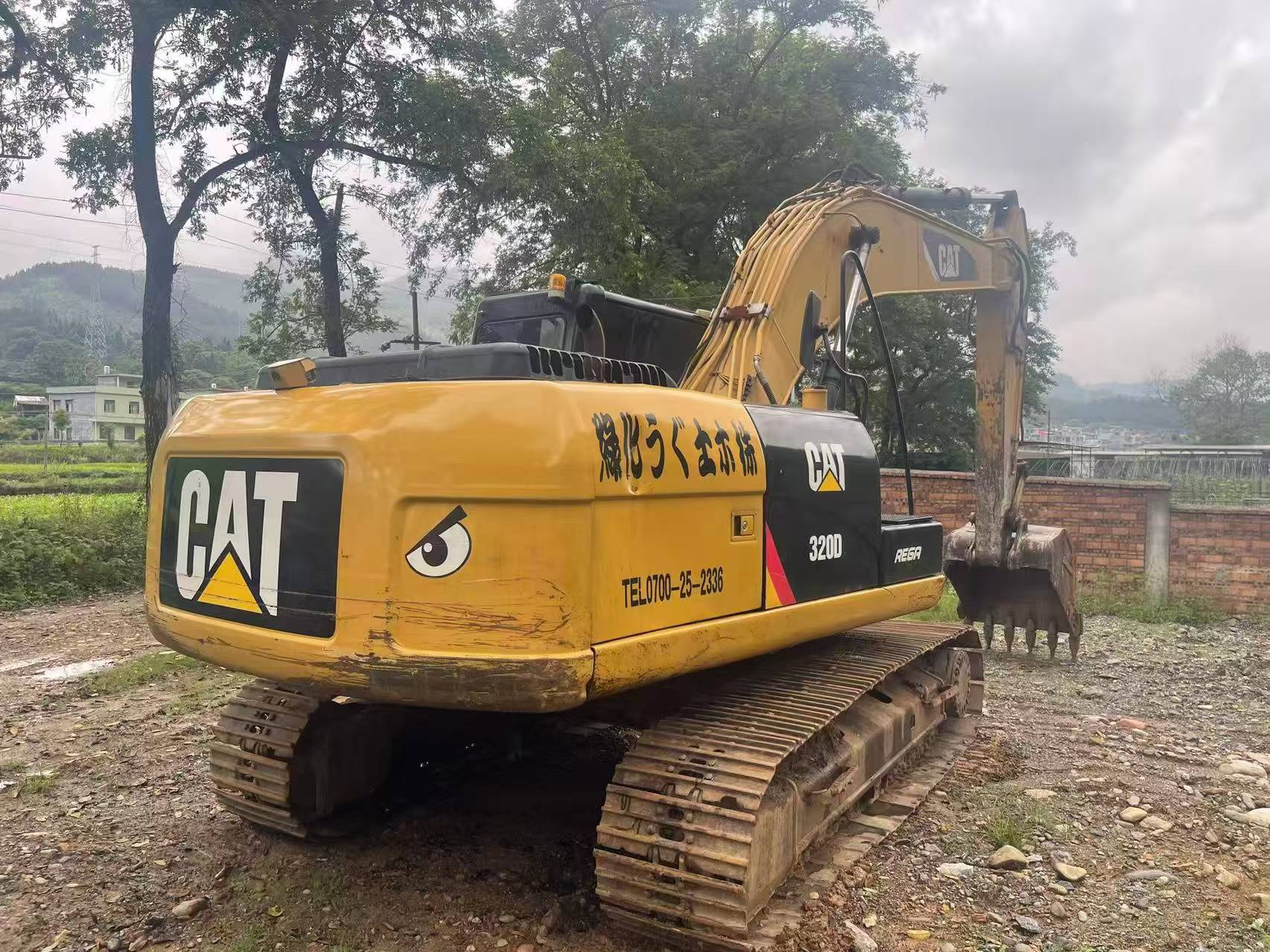 Buy Caterpillar 320A Used Excavator / 2 Buy Caterpillar 320A Used Excavator / 2