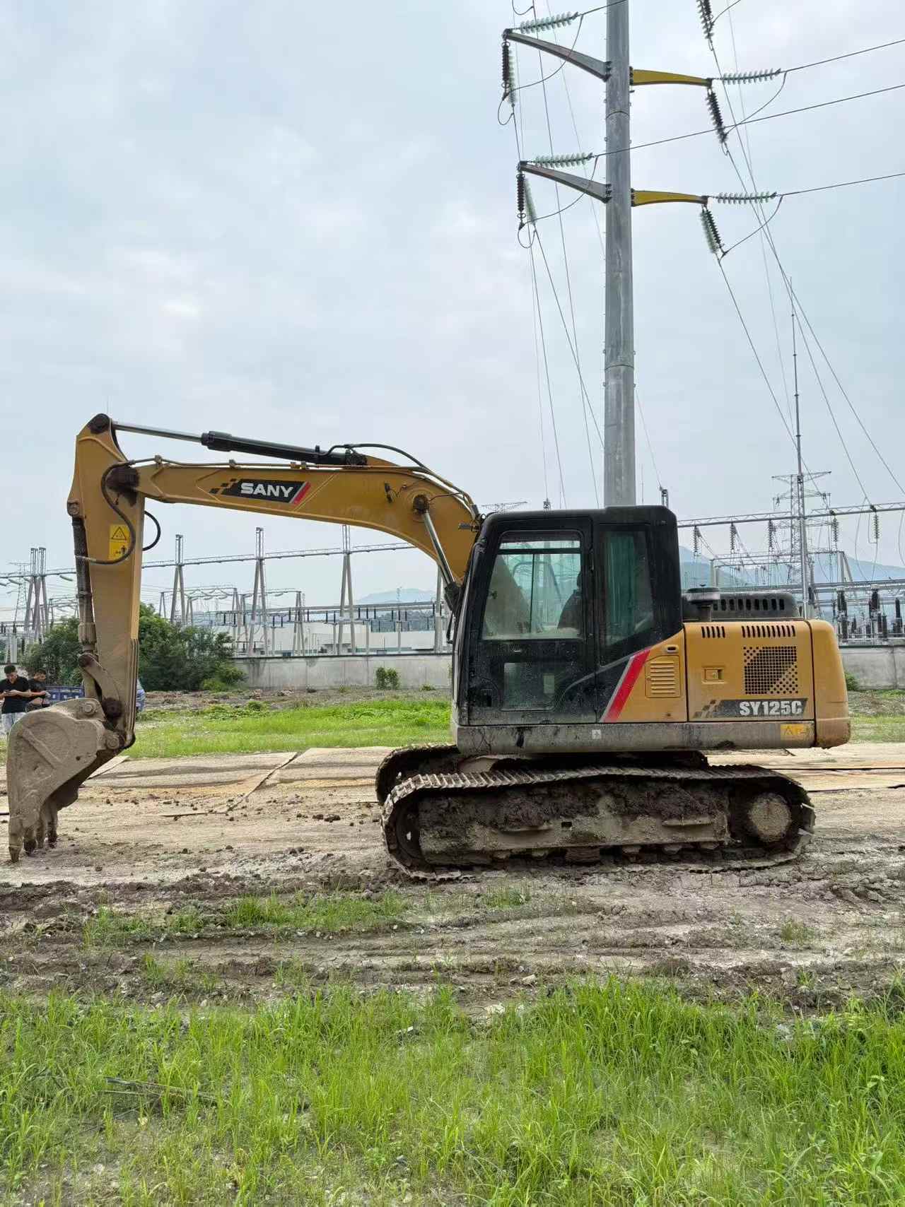 Buy Sany SY125C Used Excavator / 2 Buy Sany SY125C Used Excavator / 2