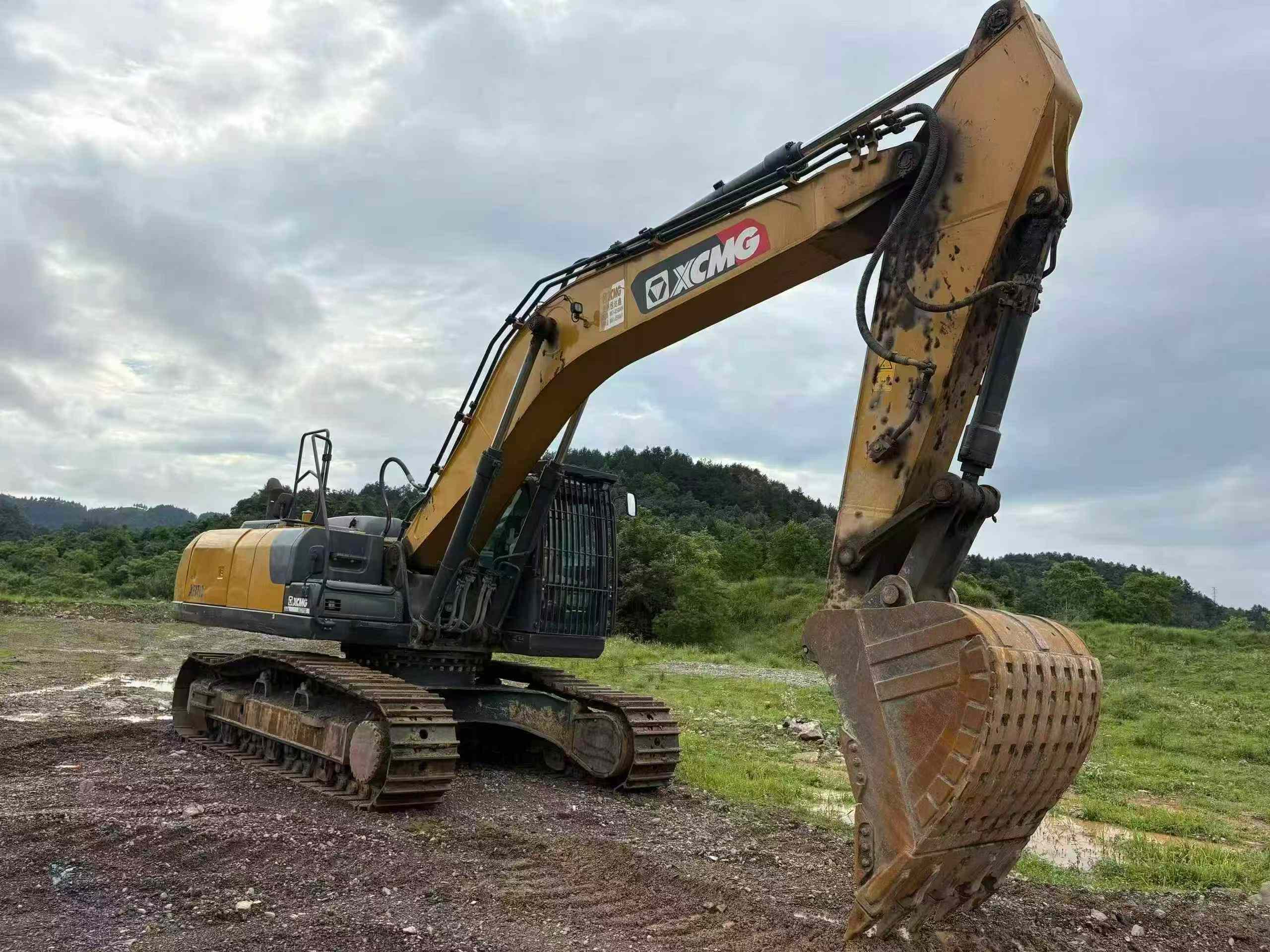 Buy XCMG XE370 Used Excavator / 3 Buy XCMG XE370 Used Excavator / 3