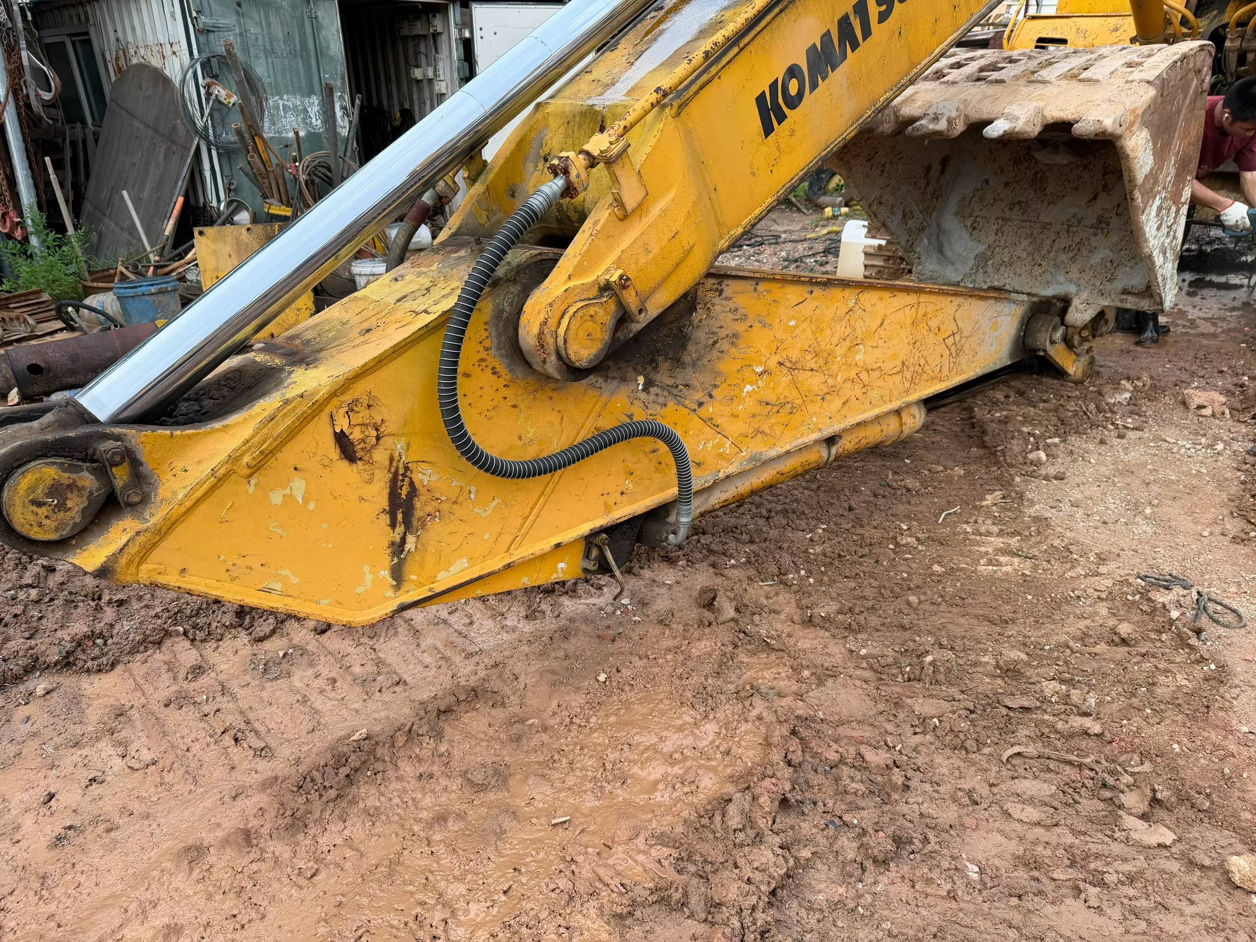 Buy Komatsu PC200 Used Excavator / 2 Buy Komatsu PC200 Used Excavator / 2