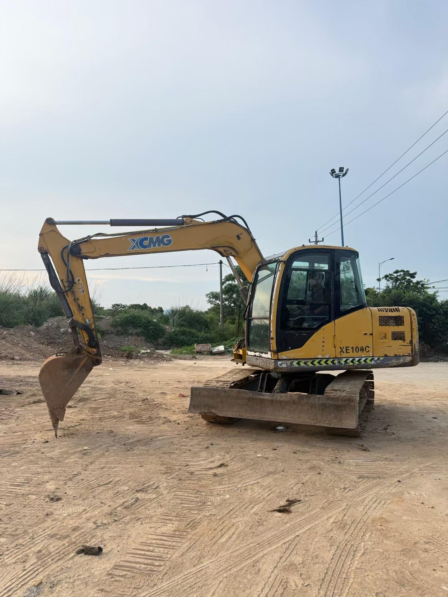 Buy XCMG XE85C Used Excavator / 2 Buy XCMG XE85C Used Excavator / 2