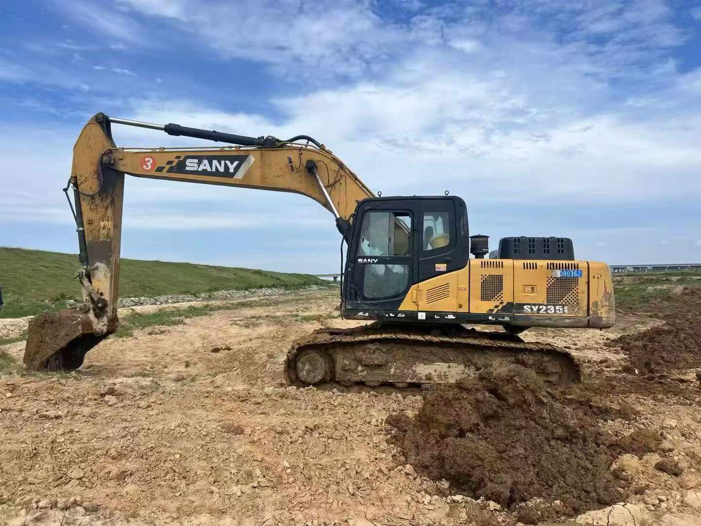 Buy Sany SY205C Used Excavator