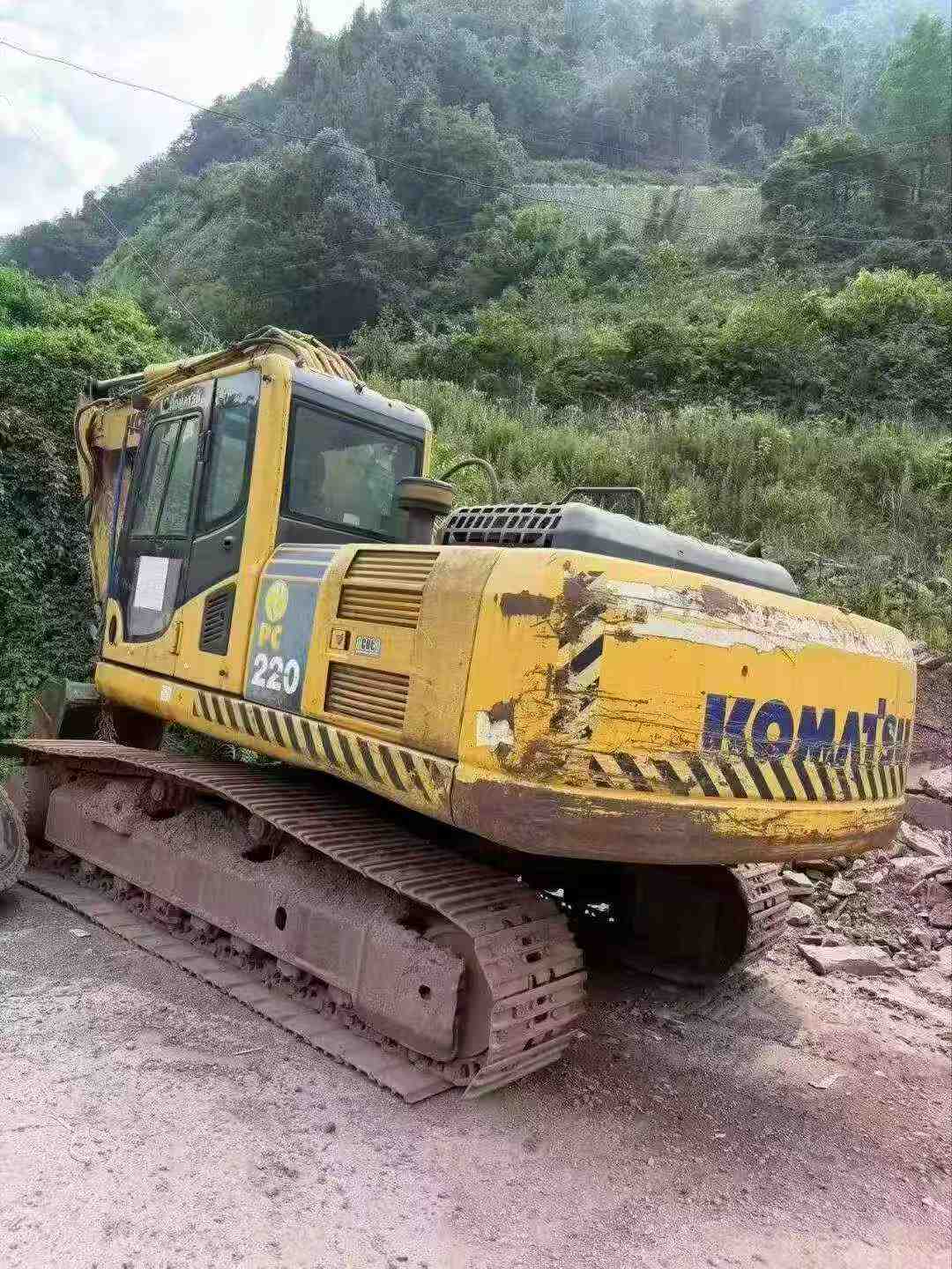 Buy Komatsu PC220 Used Excavator / 3