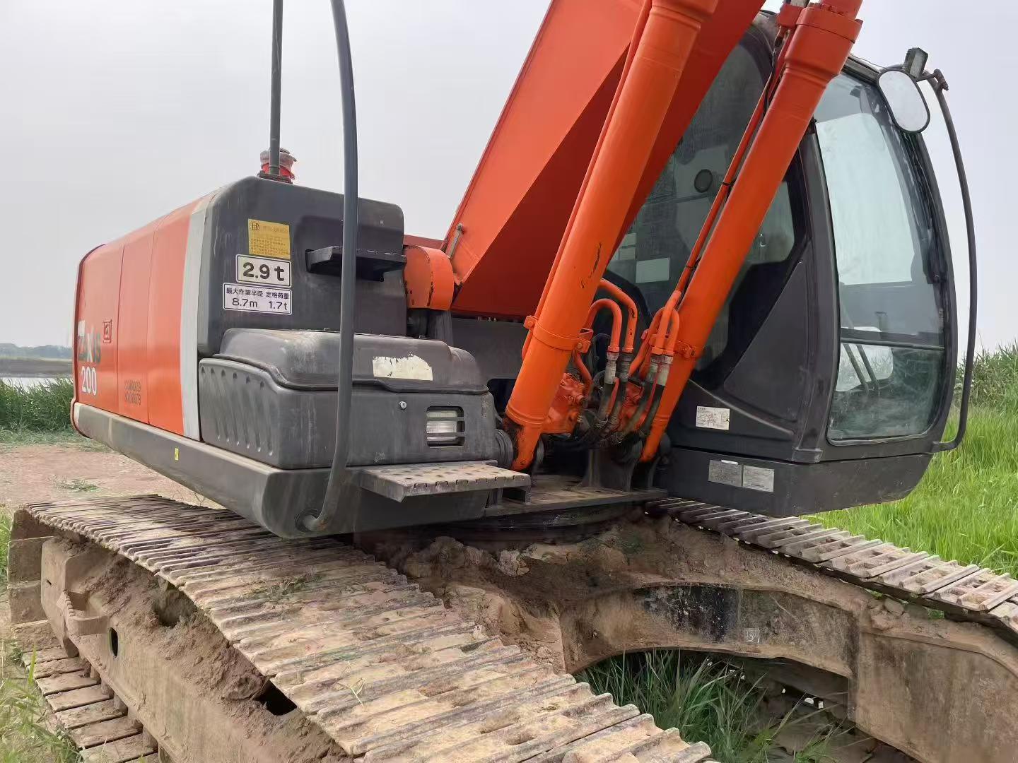 Buy Hitachi EX200 Used Excavator / 4 Buy Hitachi EX200 Used Excavator / 4