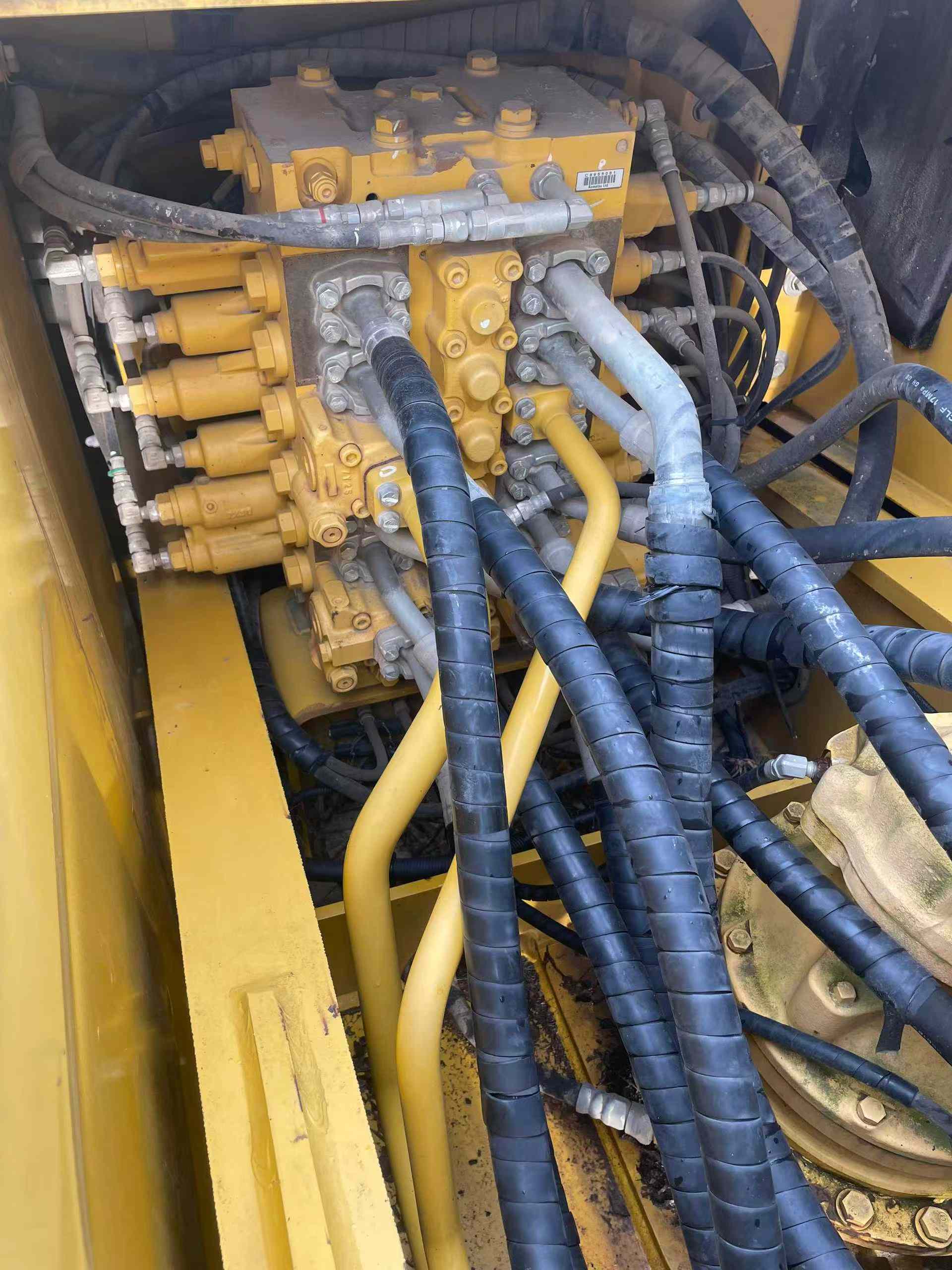 Buy Komatsu PC200-8 Used Excavator / 2 Buy Komatsu PC200-8 Used Excavator / 2