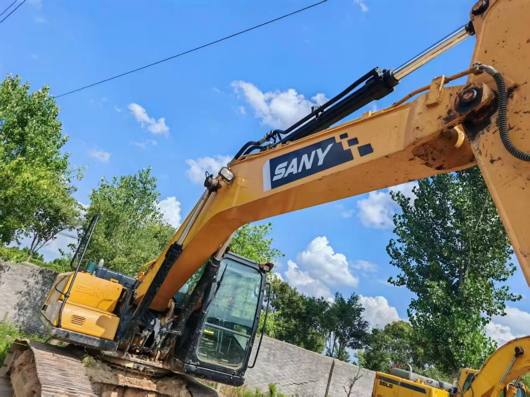 Buy Sany SY205C Used Excavator / 9 Buy Sany SY205C Used Excavator / 9