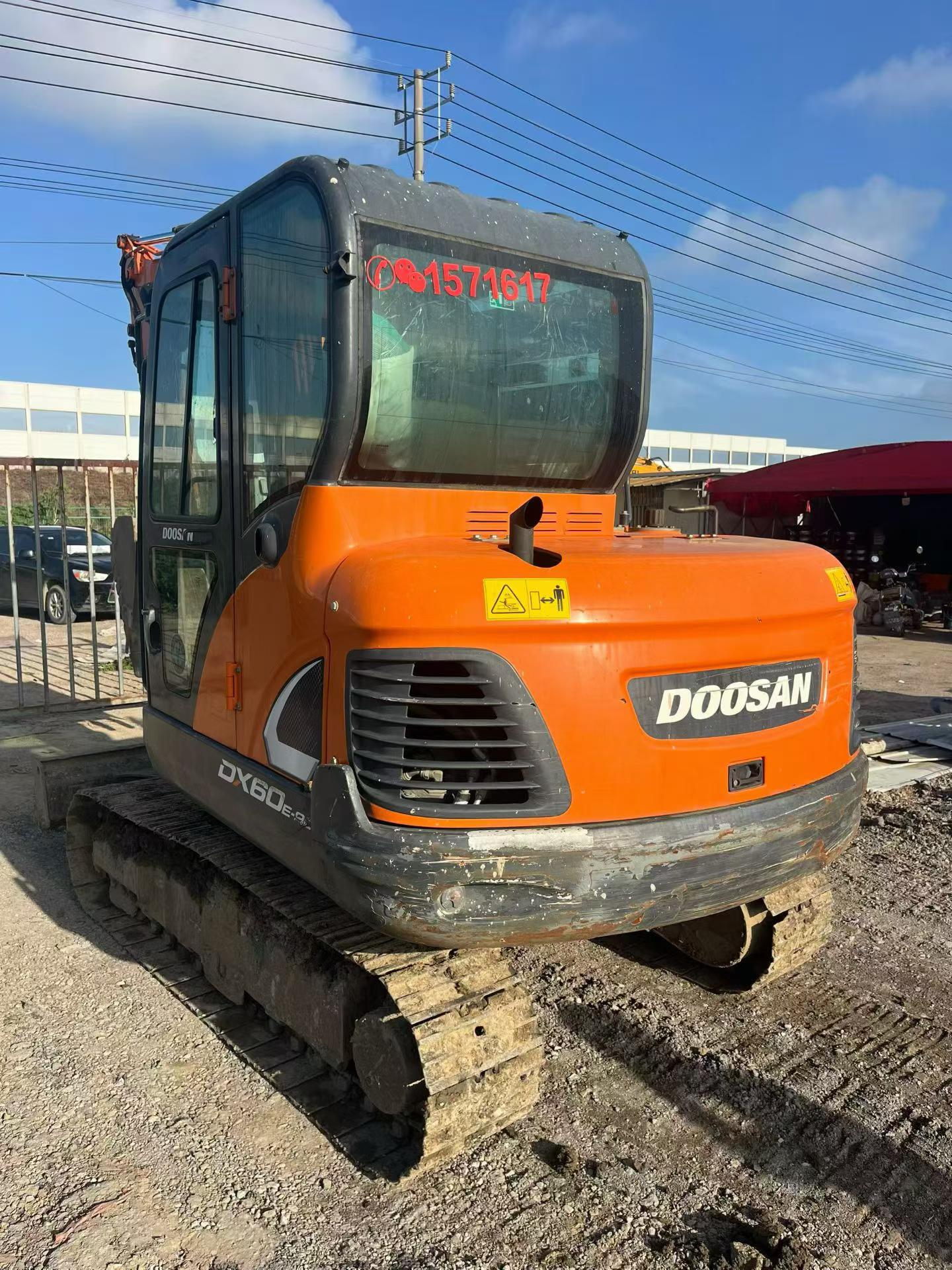 Buy Doosan DH60 Used Excavator / 3 Buy Doosan DH60 Used Excavator / 3