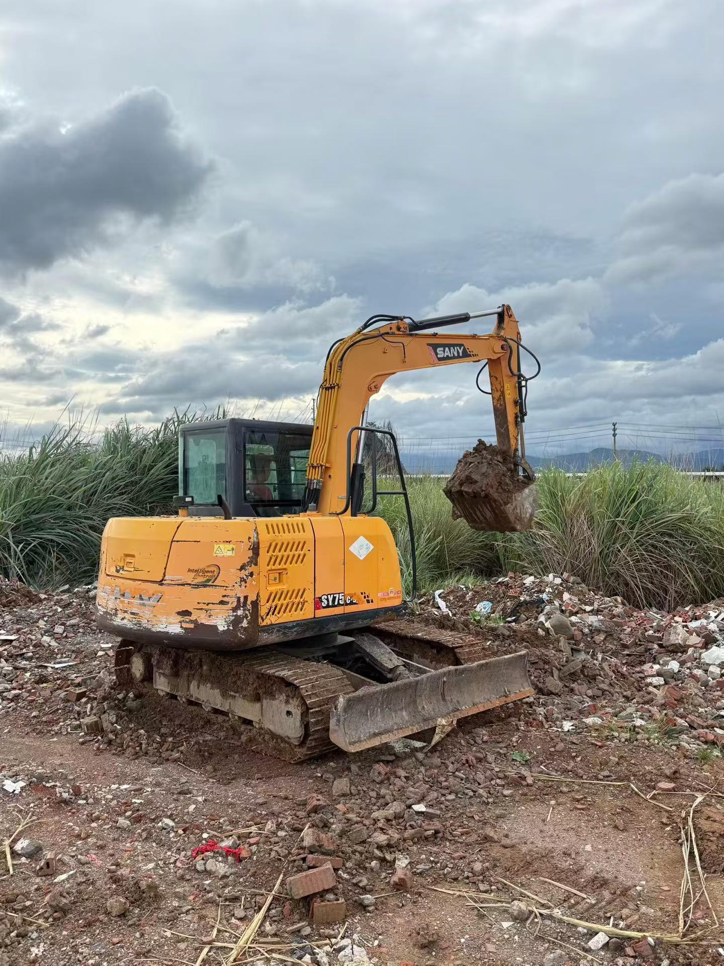 Buy Sany SY75C-8 Used Excavator / 3 Buy Sany SY75C-8 Used Excavator / 3