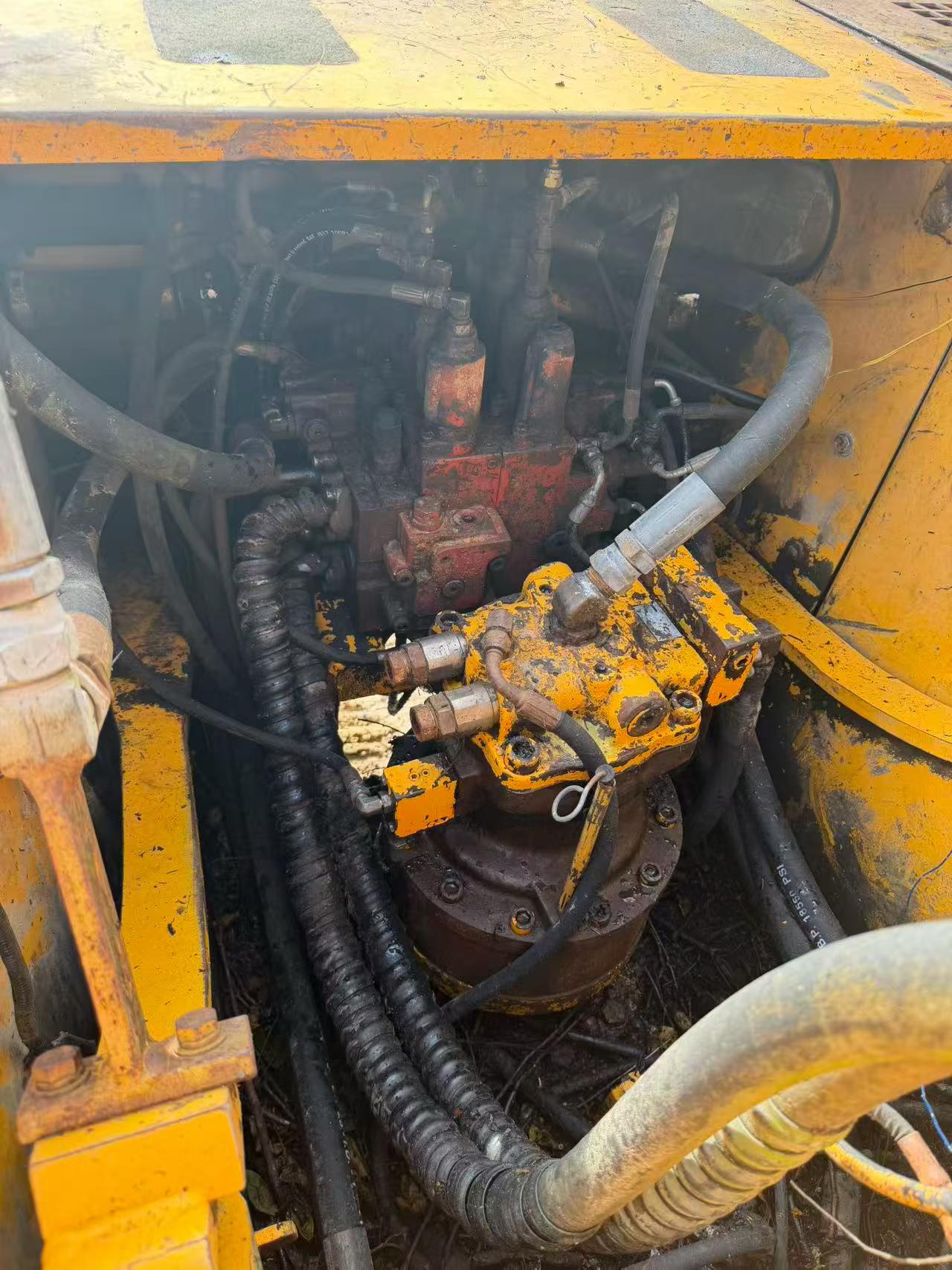 Buy Hyundai R225-7 Used Excavator / 4 Buy Hyundai R225-7 Used Excavator / 4