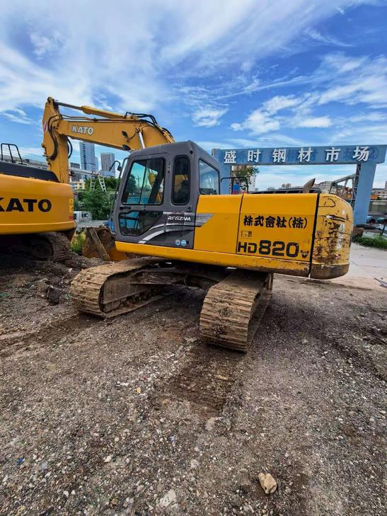 Buy Kato Used Excavator / 1