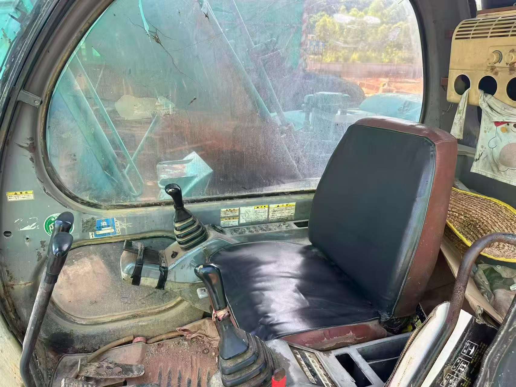 شراء حفارة Kobelco SK200 مستعملة / 5
