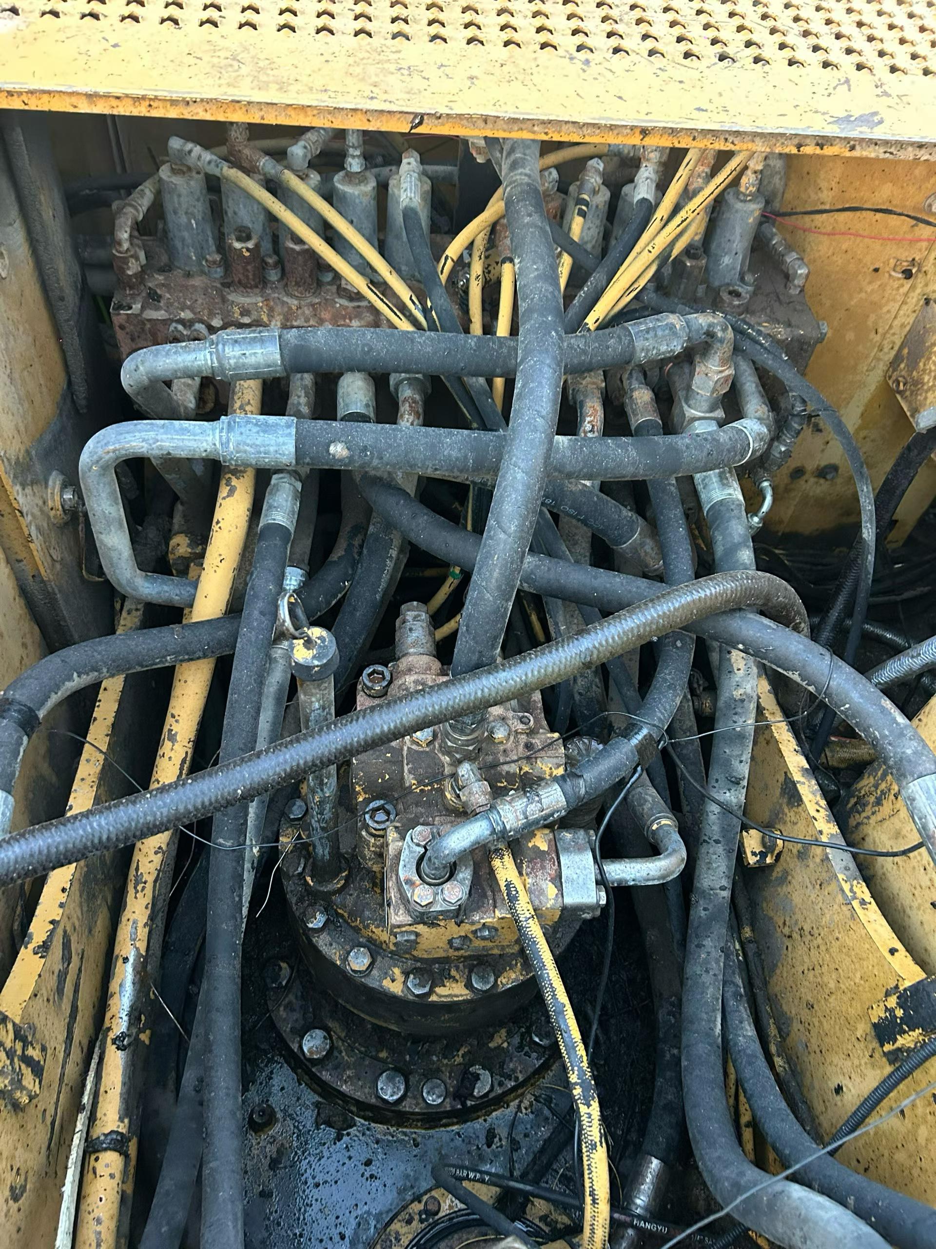 Buy Caterpillar 320C Used Excavator / 2 Buy Caterpillar 320C Used Excavator / 2