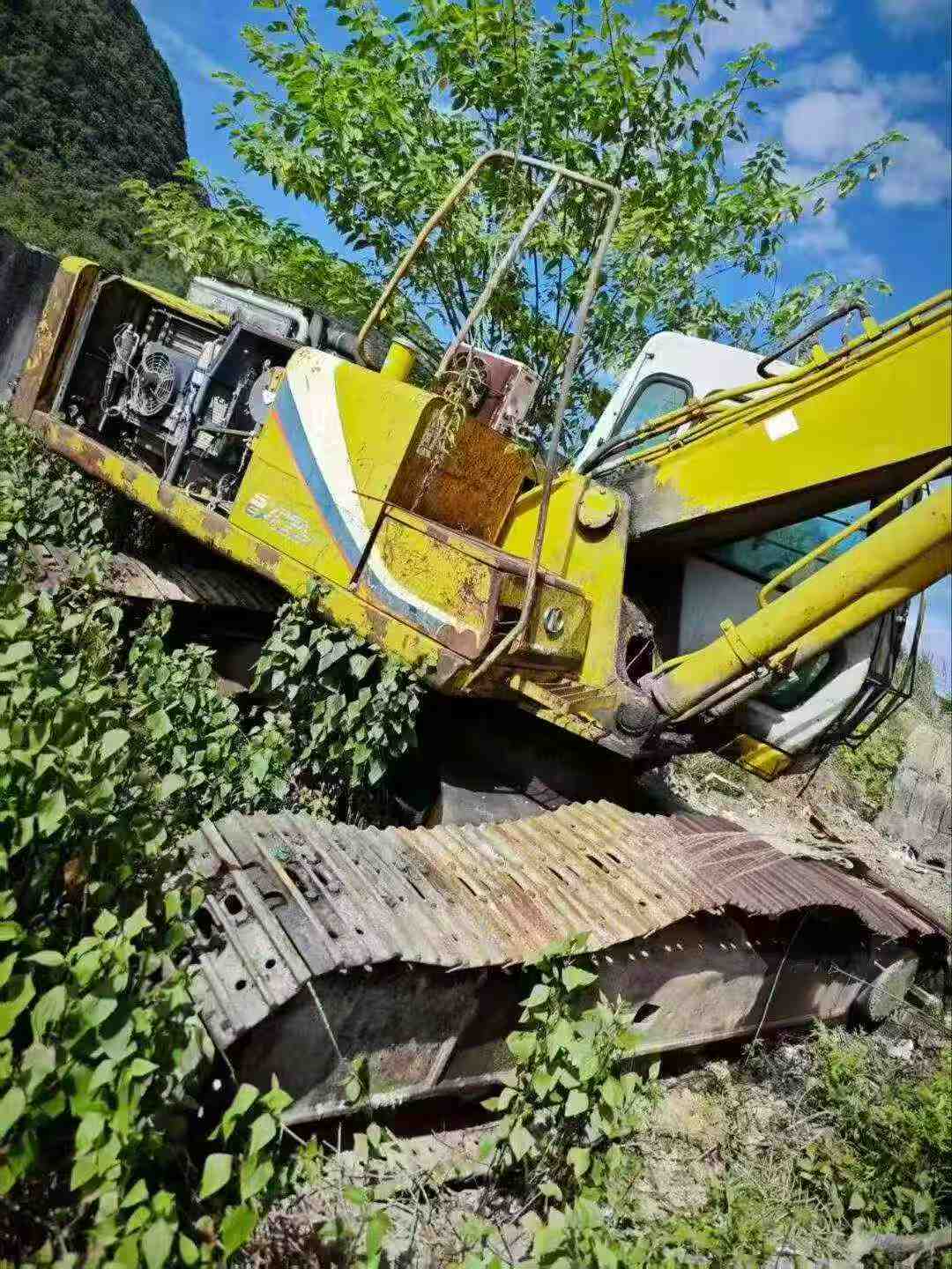 Buy Kato HD1023 Used Excavator