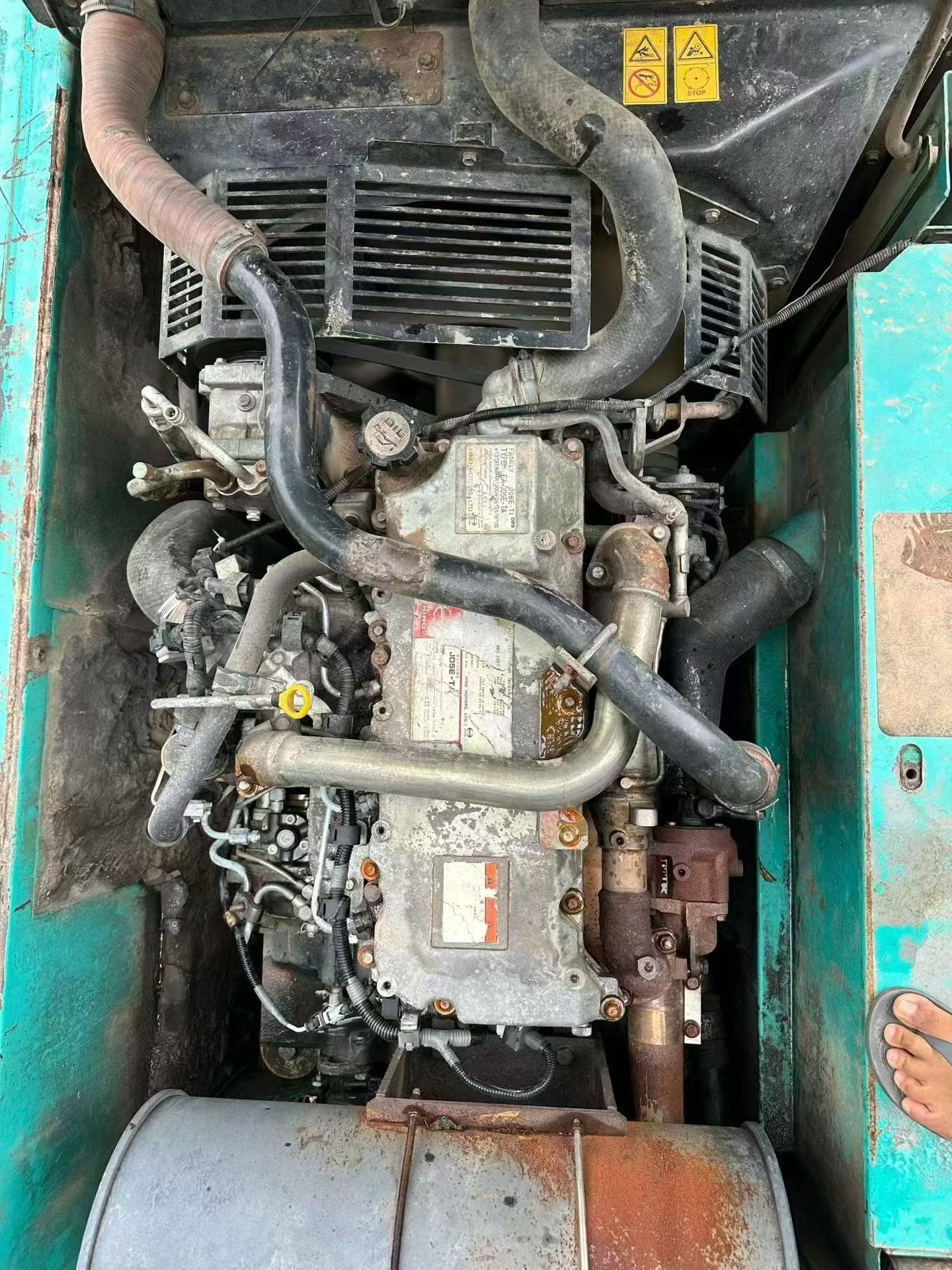 Buy Kobelco SK200-8 Used Excavator / 8