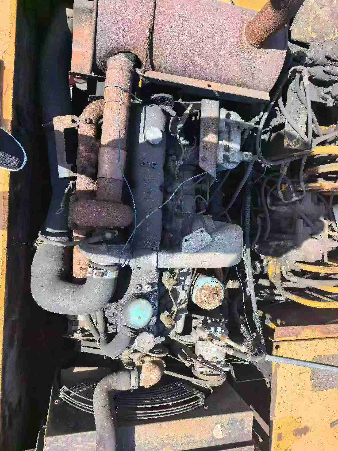 Buy Hyundai R210W Used Excavator / 8 Buy Hyundai R210W Used Excavator / 8