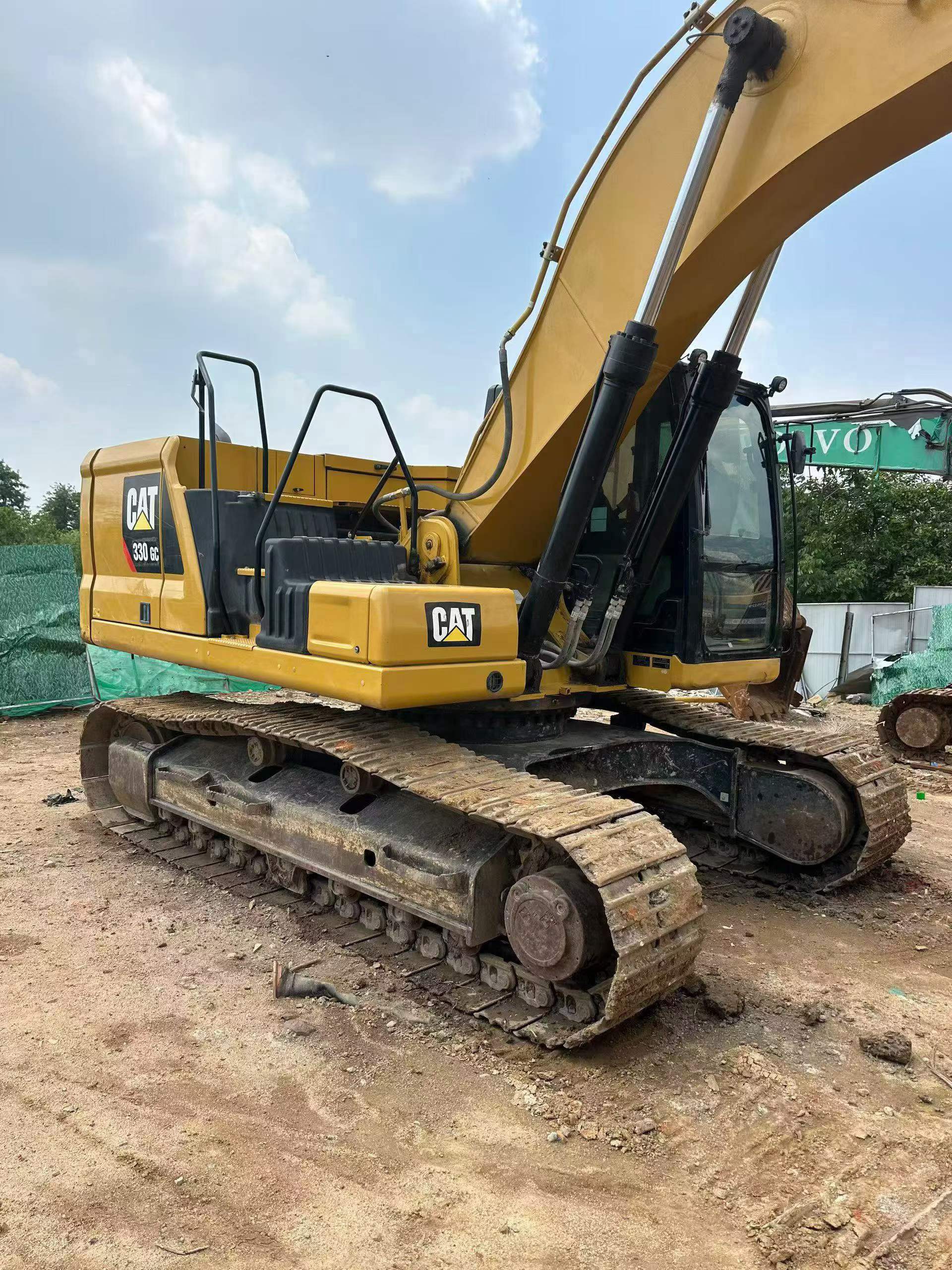 Buy Caterpillar 330B Used Excavator / 4 Buy Caterpillar 330B Used Excavator / 4