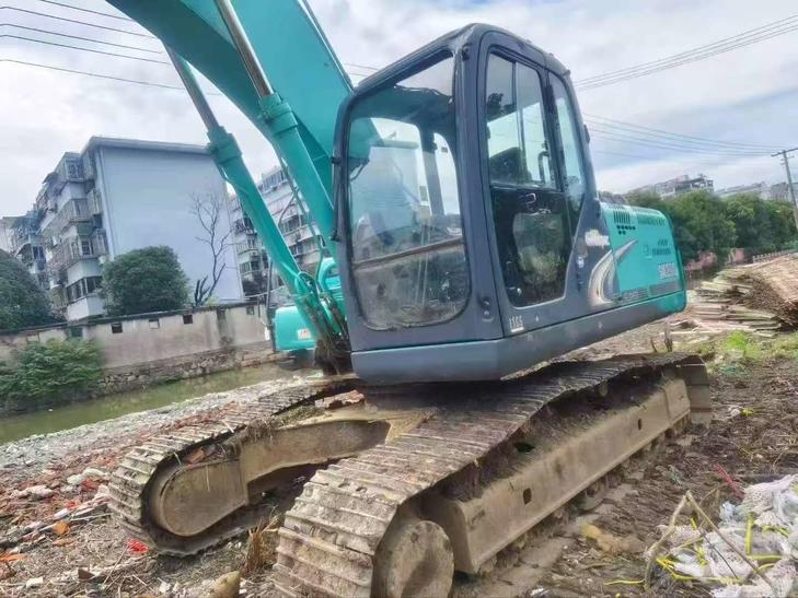 Buy Kobelco SK200-8 Used Excavator / 1