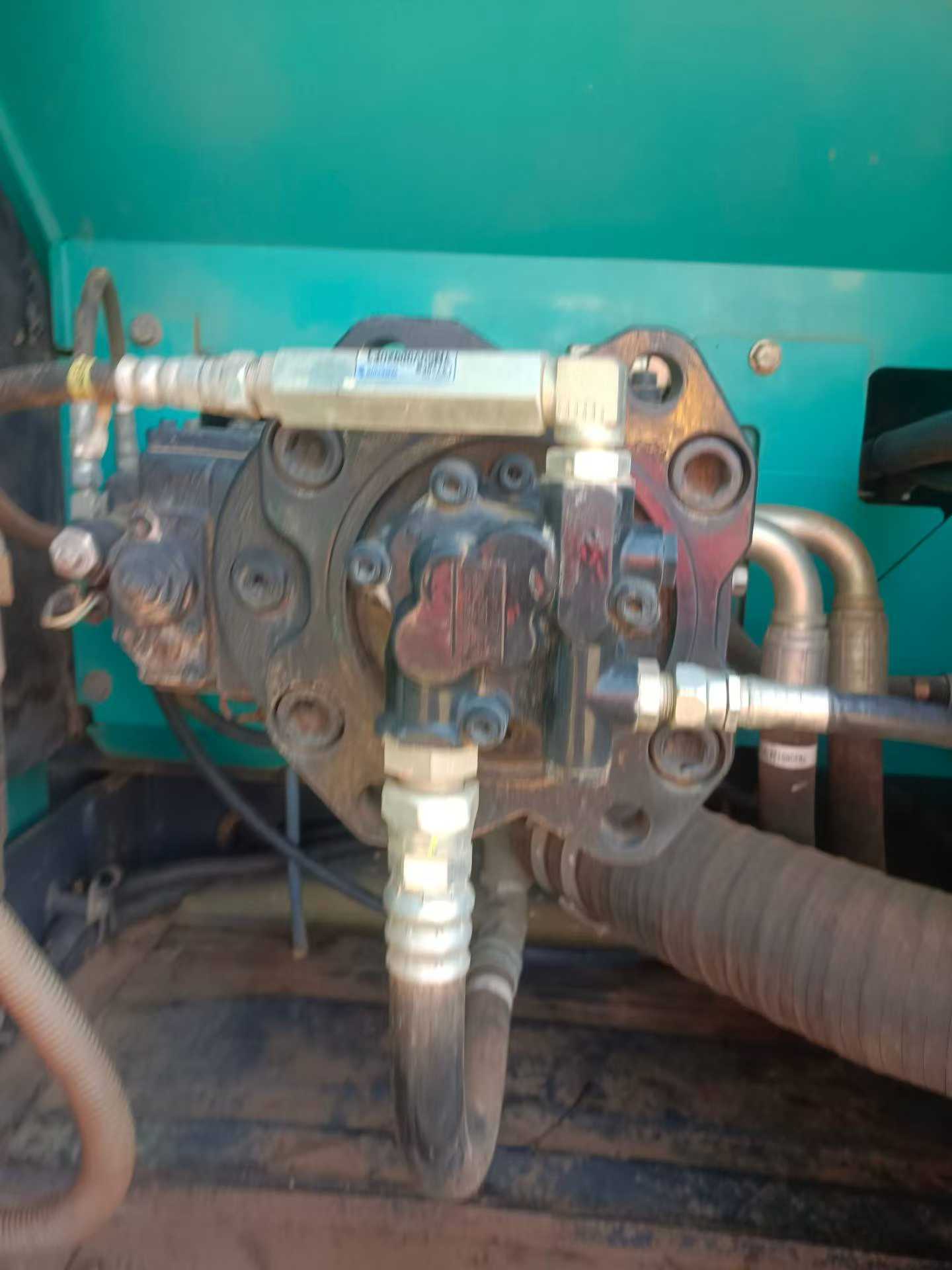 Buy Kobelco SK200 Used Excavator / 5