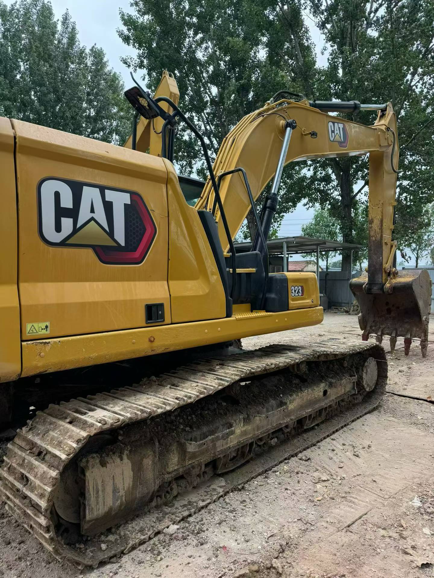 Buy Caterpillar 323 Used Excavator / 2 Buy Caterpillar 323 Used Excavator / 2