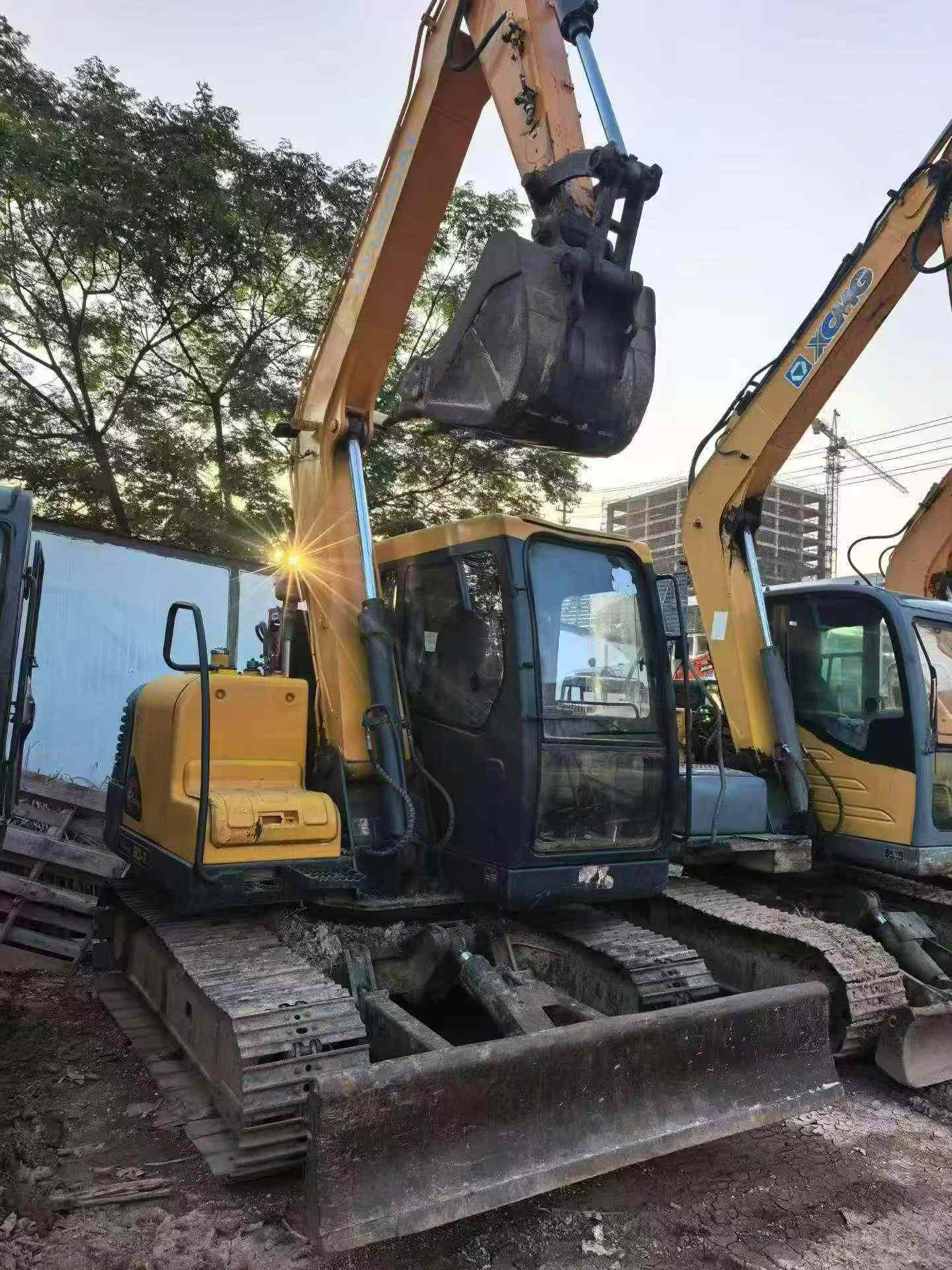 Buy Hyundai R80G Used Excavator / 2 Buy Hyundai R80G Used Excavator / 2