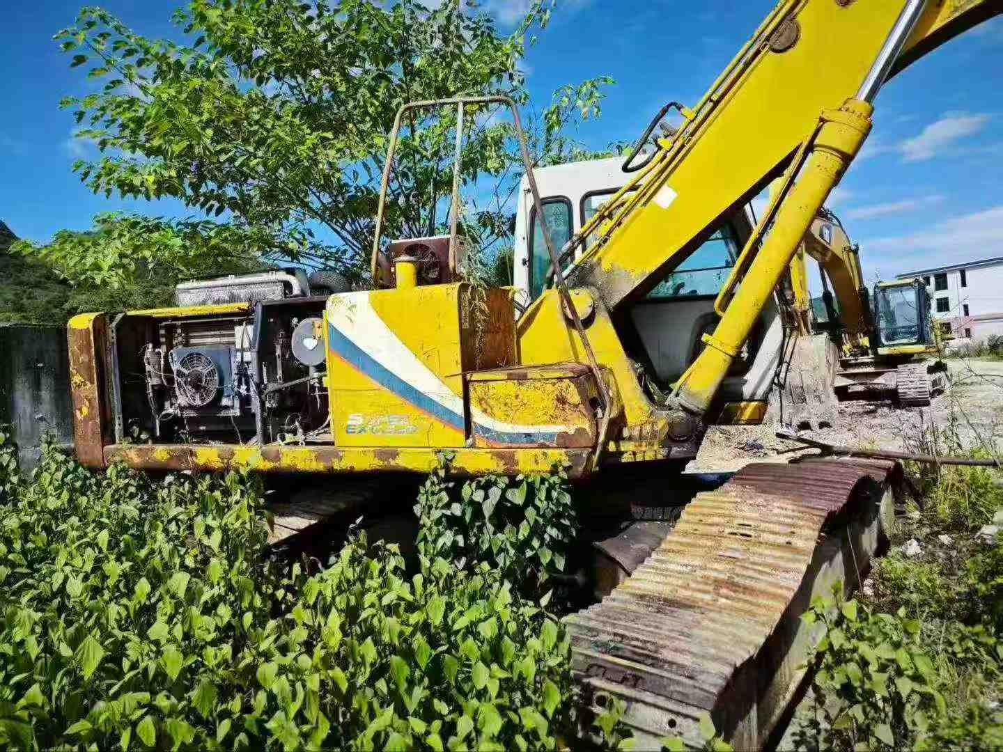 Buy Kato HD1023 Used Excavator / 7
