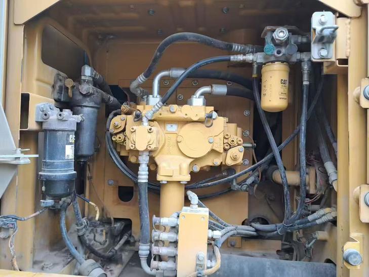 Buy Caterpillar 320E Used Excavator / 1